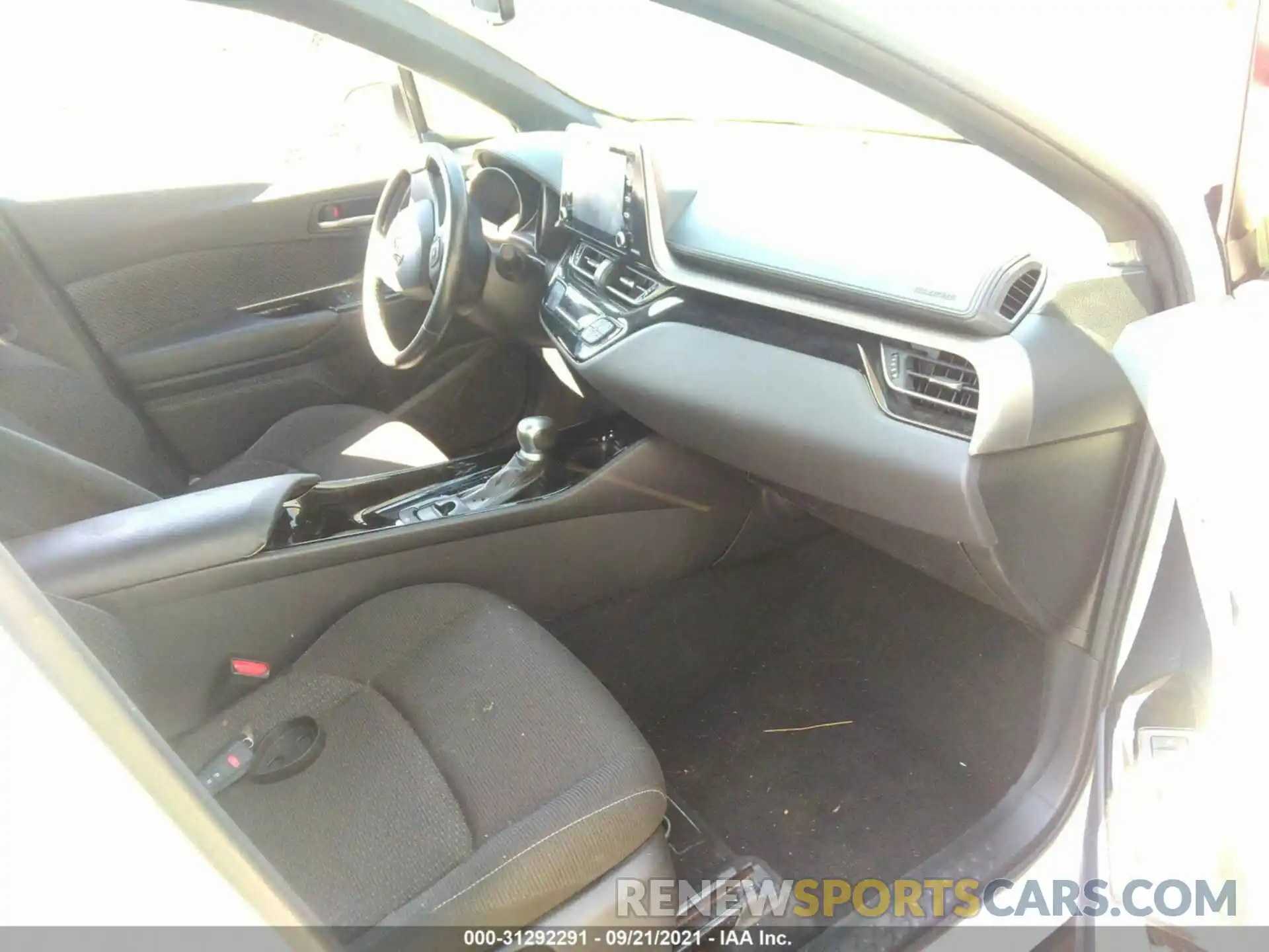 5 Photograph of a damaged car JTNKHMBXXK1035933 TOYOTA C-HR 2019