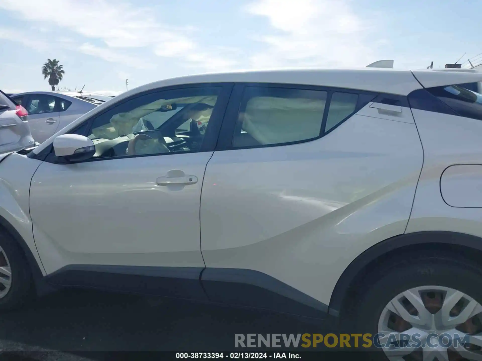 14 Photograph of a damaged car JTNKHMBXXK1051923 TOYOTA C-HR 2019