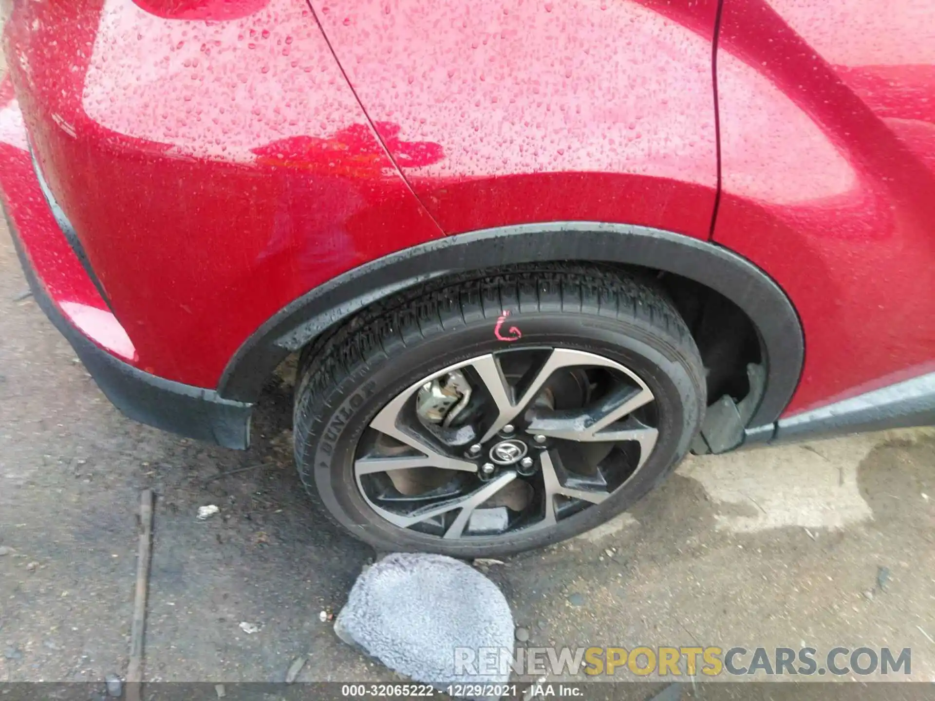 15 Photograph of a damaged car JTNKHMBXXK1052733 TOYOTA C-HR 2019