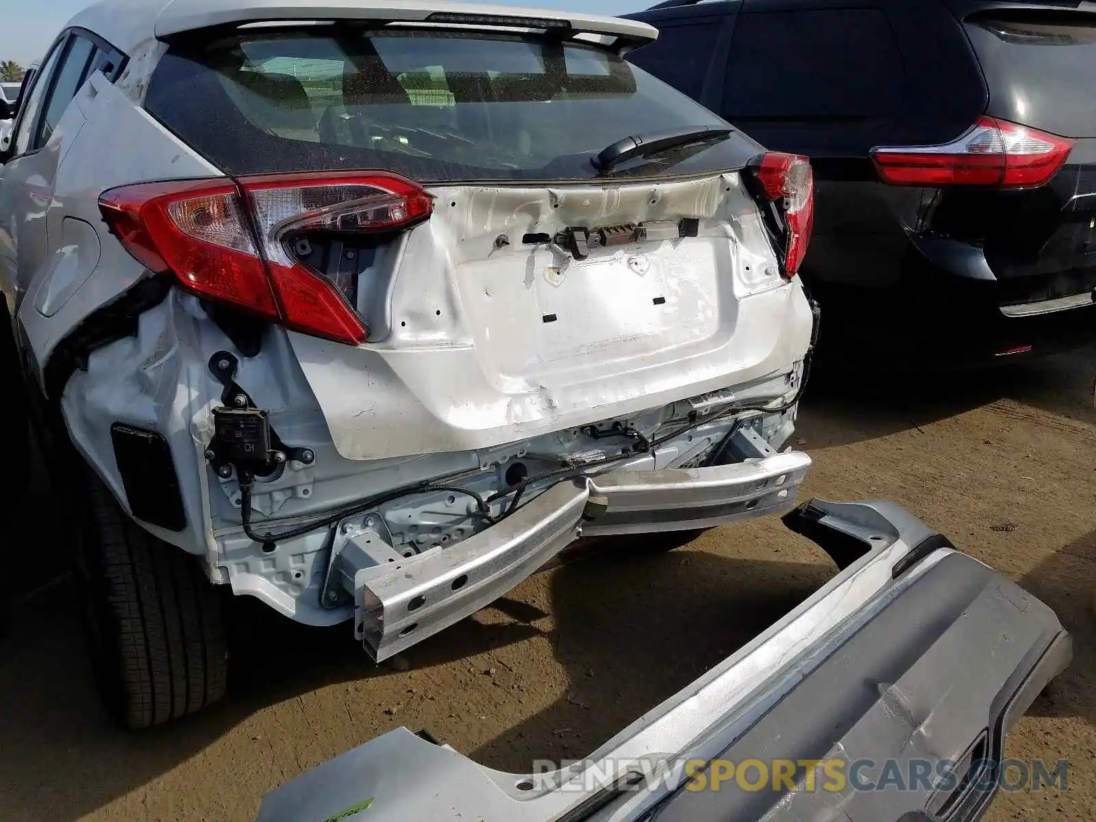 9 Photograph of a damaged car JTNKHMBXXK1055552 TOYOTA C-HR 2019