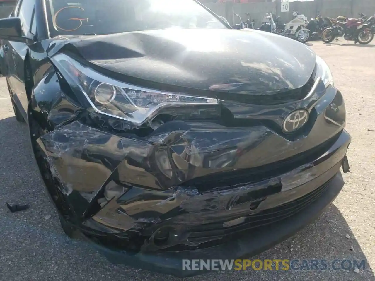 9 Photograph of a damaged car NMTKHMBX0KR075220 TOYOTA C-HR 2019