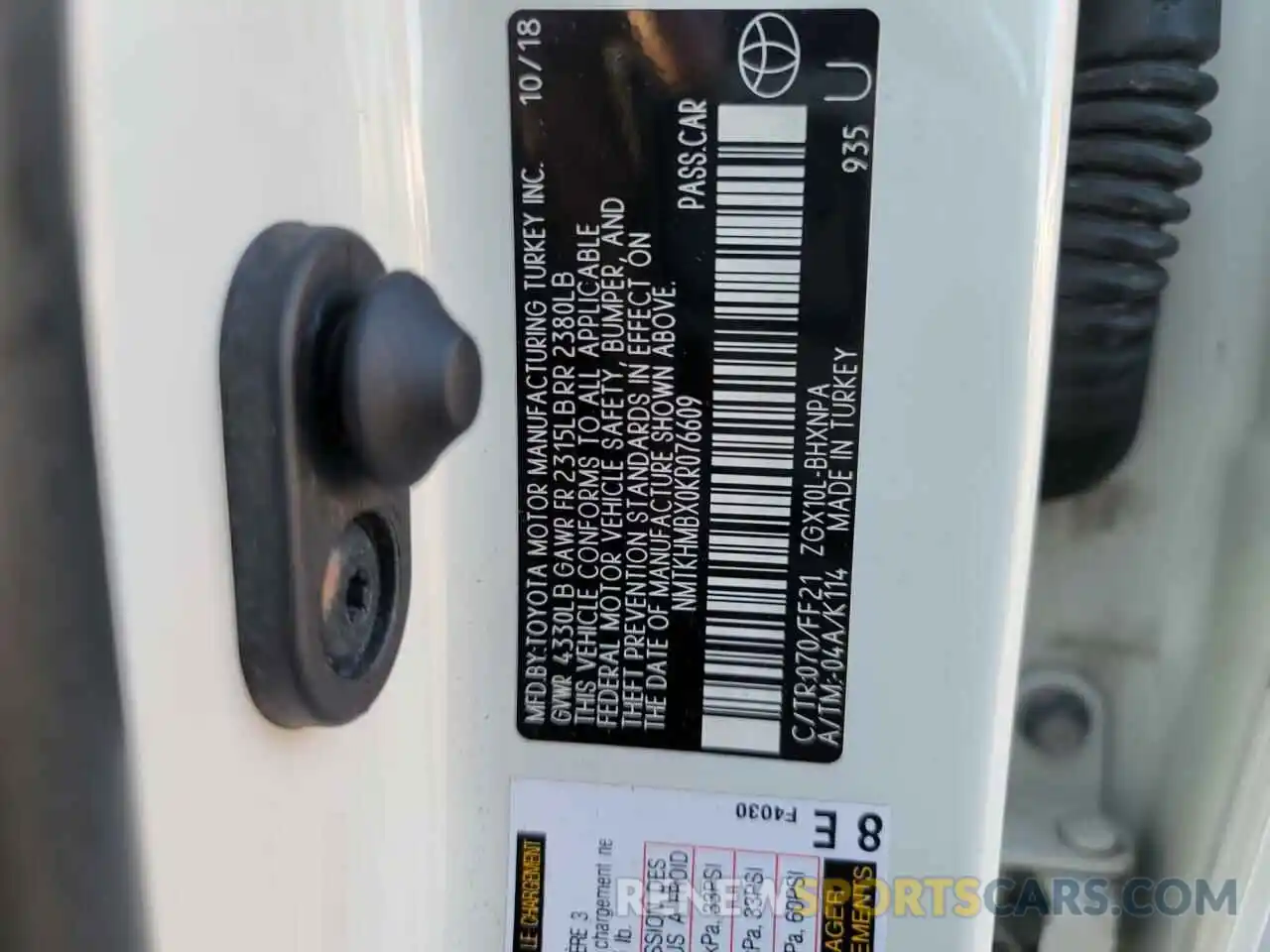 10 Photograph of a damaged car NMTKHMBX0KR076609 TOYOTA C-HR 2019