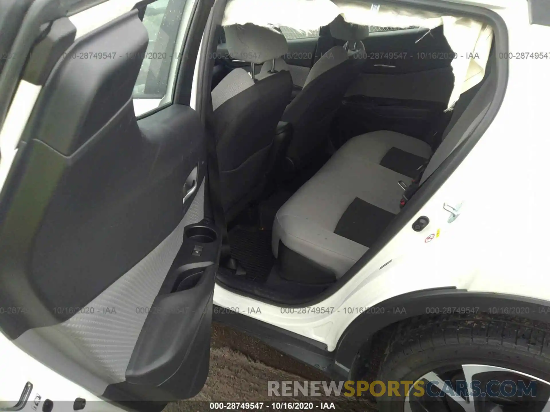 8 Photograph of a damaged car NMTKHMBX0KR080806 TOYOTA C-HR 2019