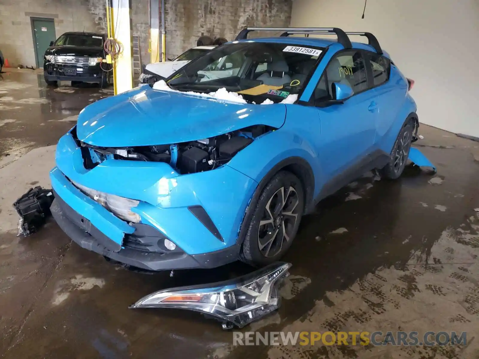 2 Фотография поврежденного автомобиля NMTKHMBX0KR085567 TOYOTA C-HR 2019