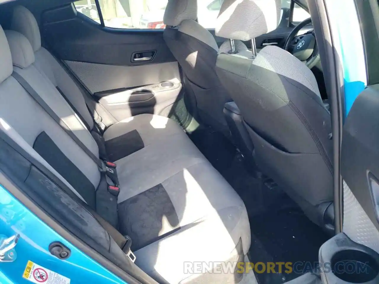 6 Photograph of a damaged car NMTKHMBX0KR088694 TOYOTA C-HR 2019