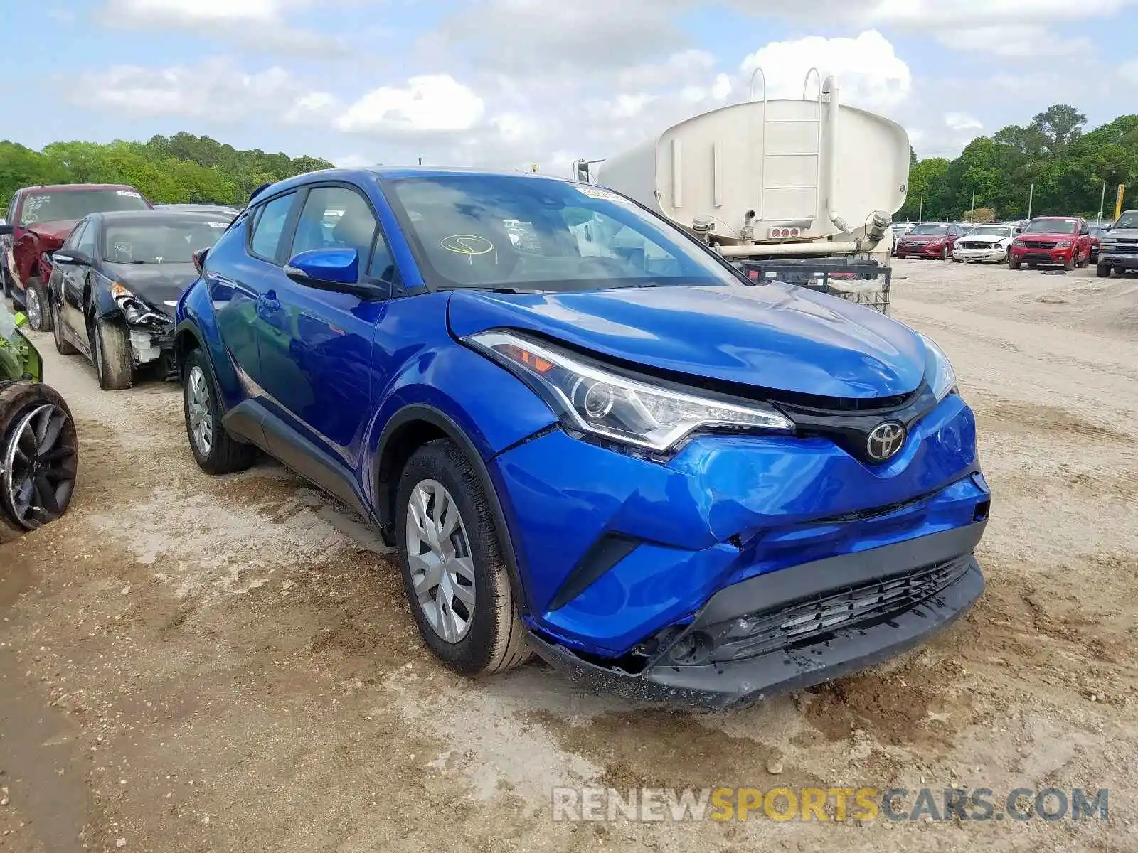 1 Фотография поврежденного автомобиля NMTKHMBX1KR070043 TOYOTA C-HR 2019