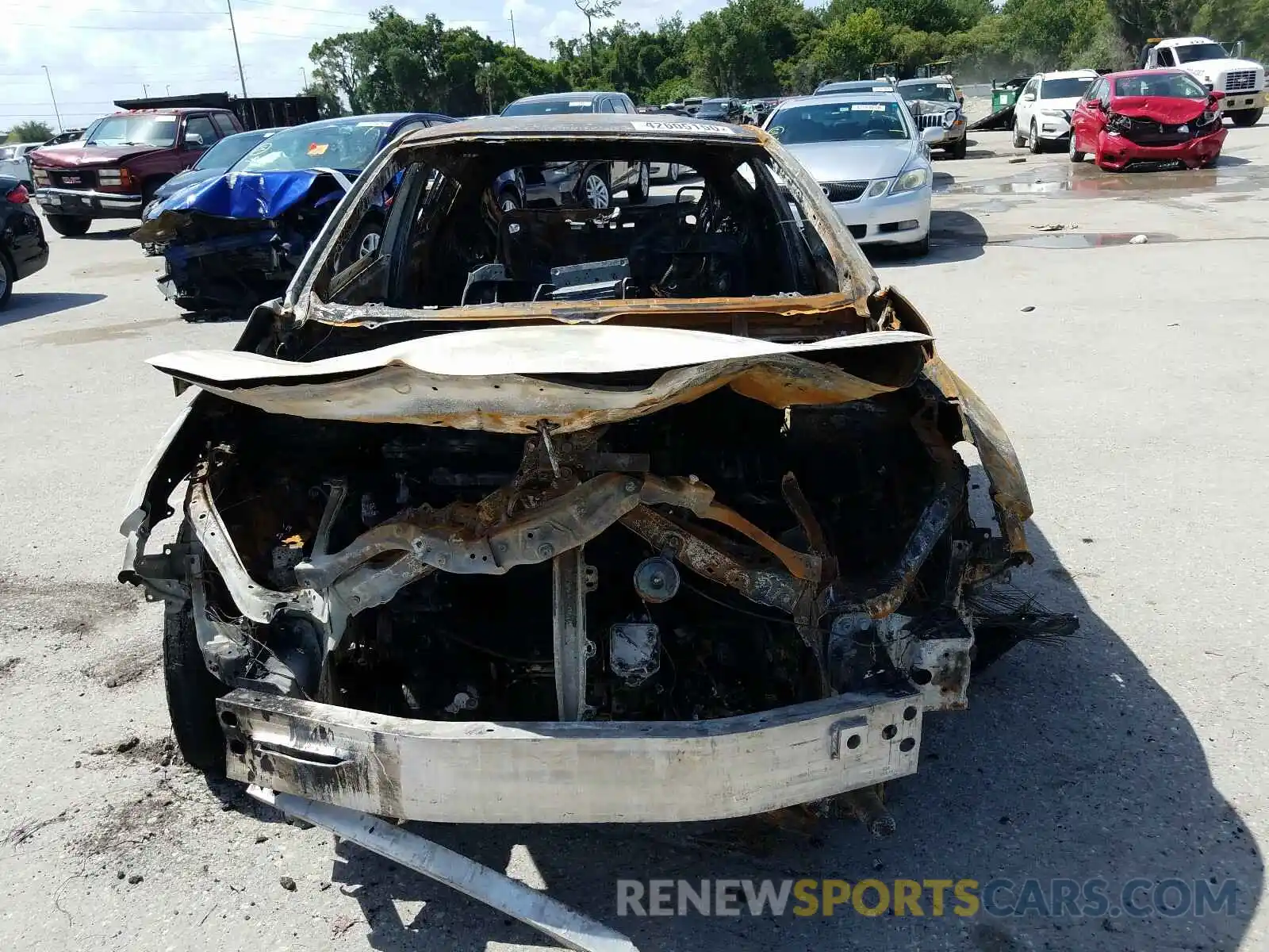 10 Photograph of a damaged car NMTKHMBX1KR073640 TOYOTA C-HR 2019