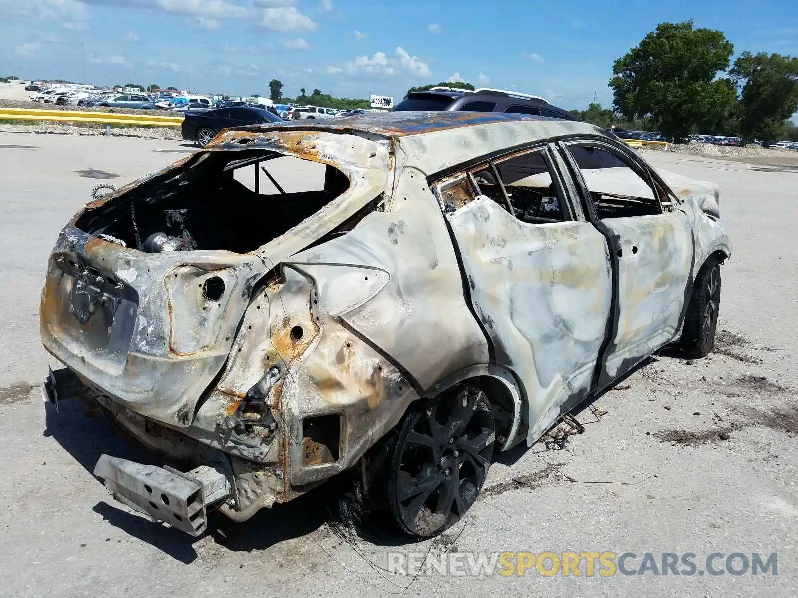 4 Photograph of a damaged car NMTKHMBX1KR073640 TOYOTA C-HR 2019