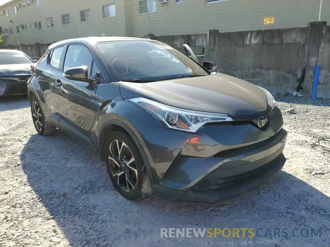 1 Фотография поврежденного автомобиля NMTKHMBX1KR077672 TOYOTA C-HR 2019