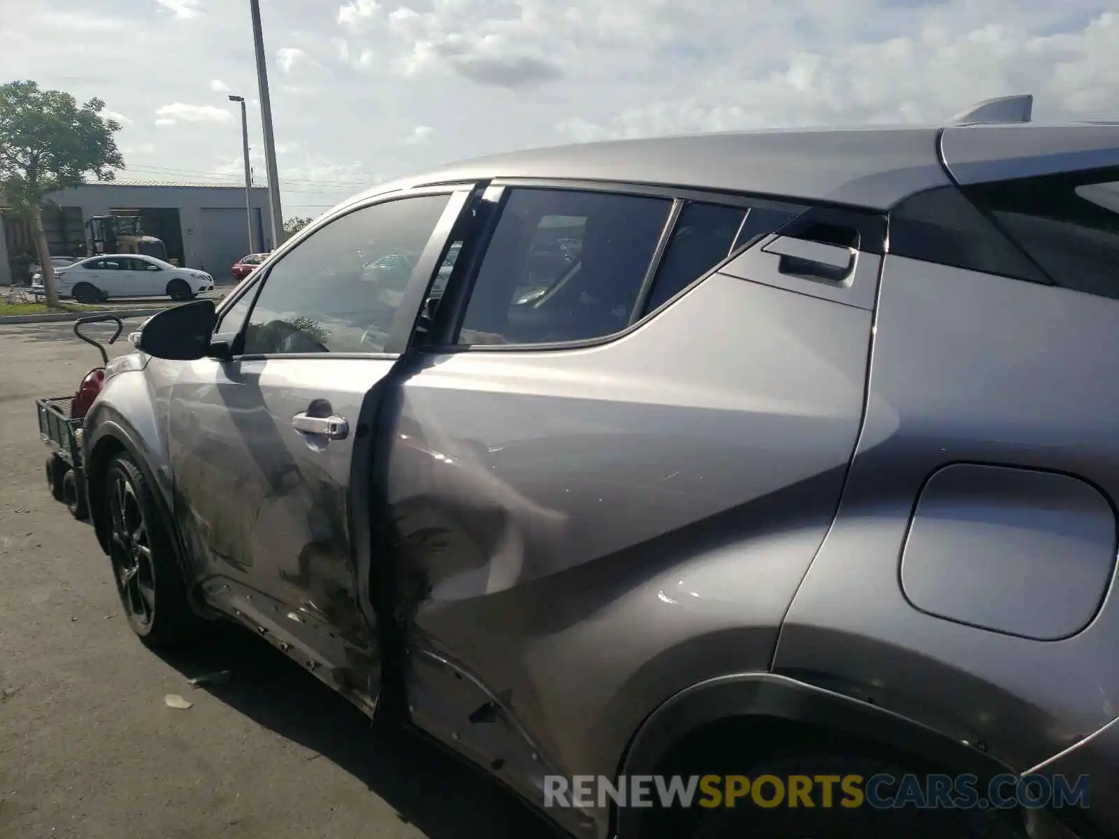 9 Photograph of a damaged car NMTKHMBX1KR080376 TOYOTA C-HR 2019