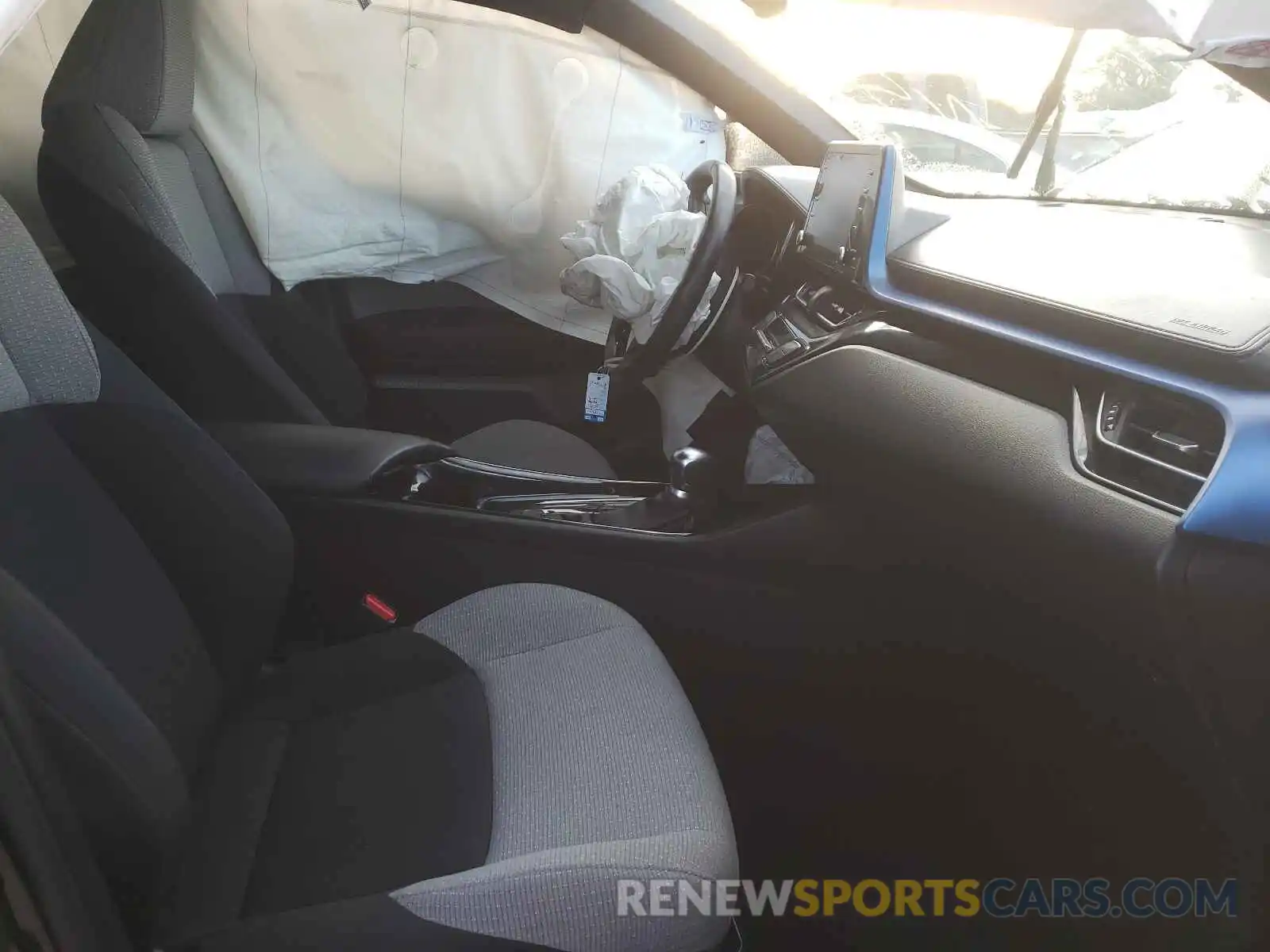 5 Photograph of a damaged car NMTKHMBX1KR081480 TOYOTA C-HR 2019