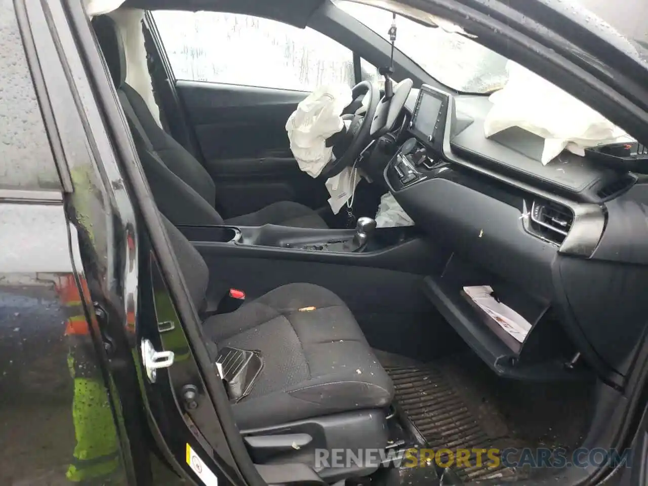 5 Photograph of a damaged car NMTKHMBX2KR079625 TOYOTA C-HR 2019