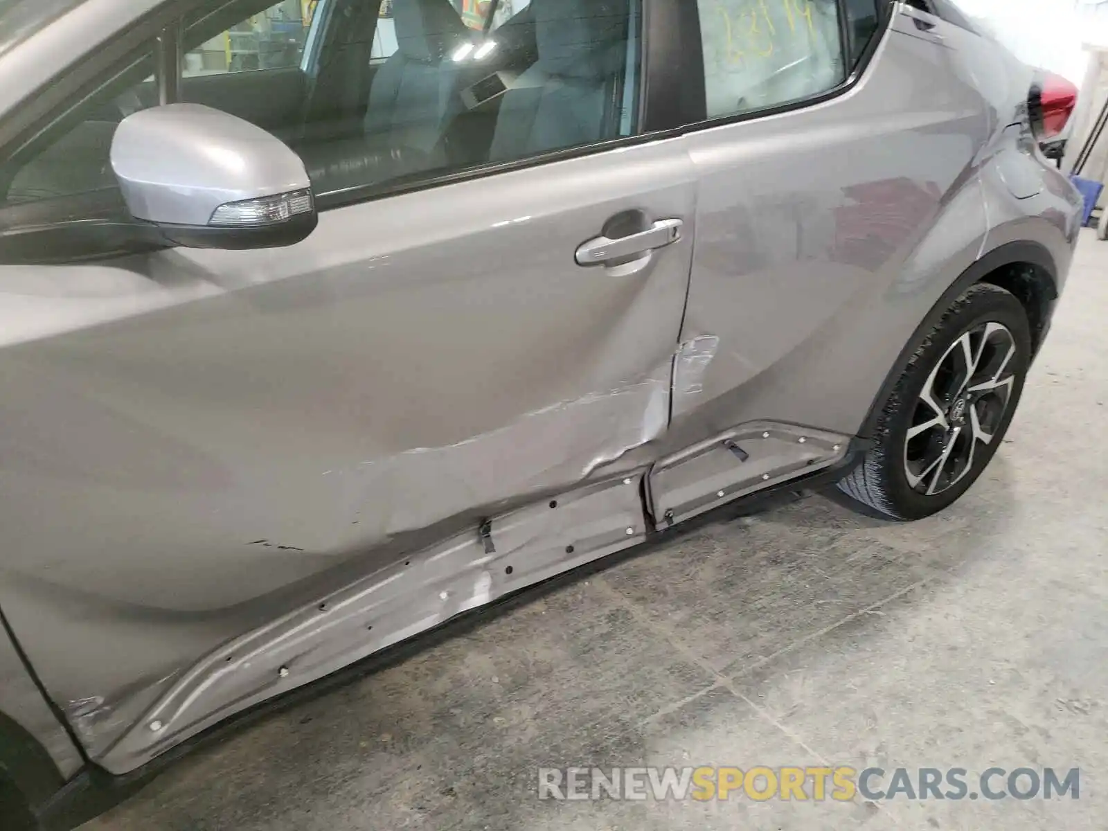 9 Photograph of a damaged car NMTKHMBX2KR080421 TOYOTA C-HR 2019