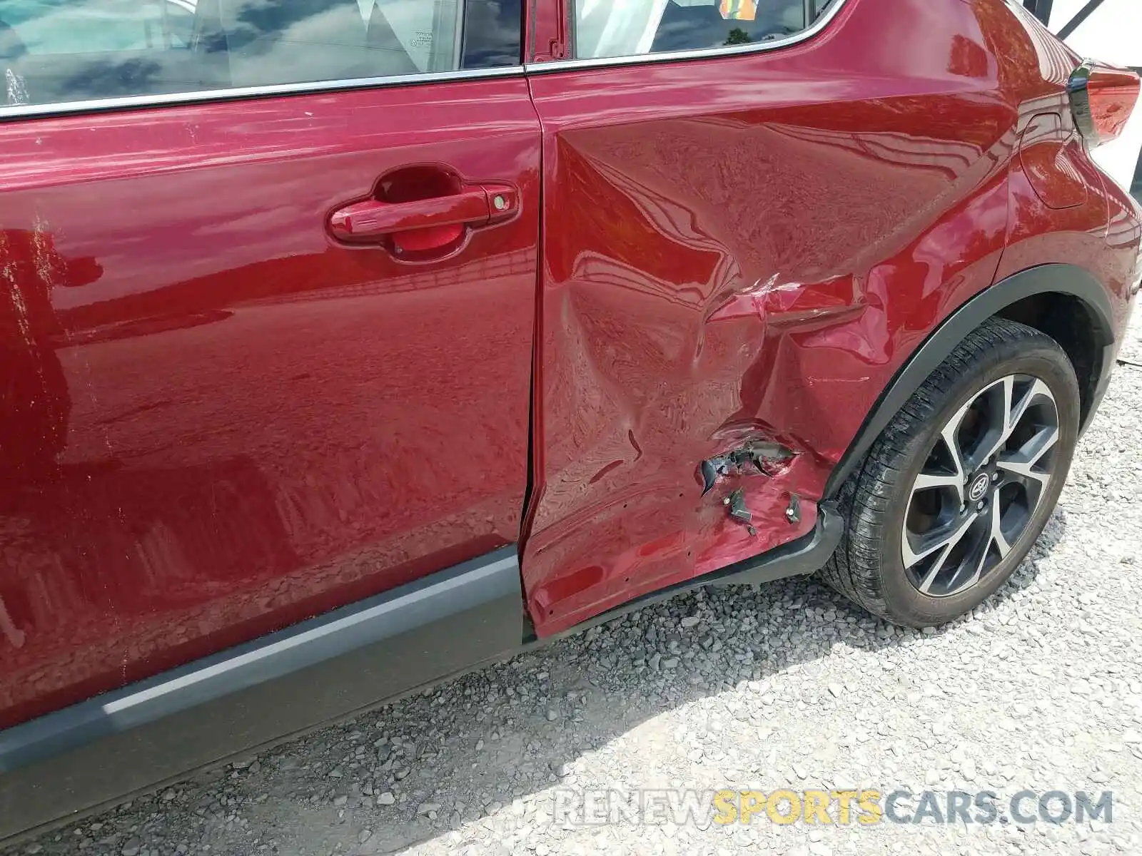 9 Photograph of a damaged car NMTKHMBX2KR083934 TOYOTA C-HR 2019