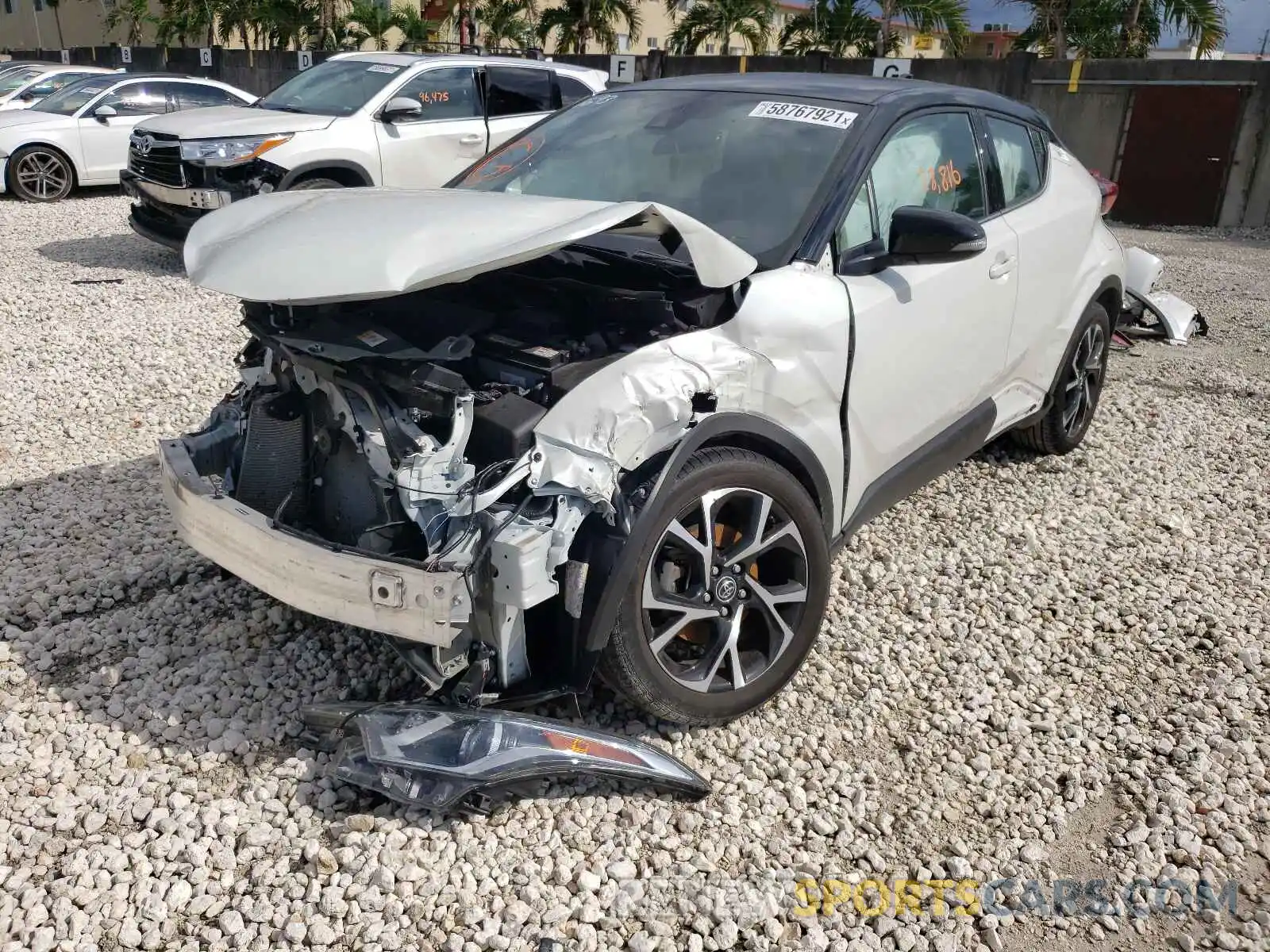 2 Фотография поврежденного автомобиля NMTKHMBX2KR091693 TOYOTA C-HR 2019