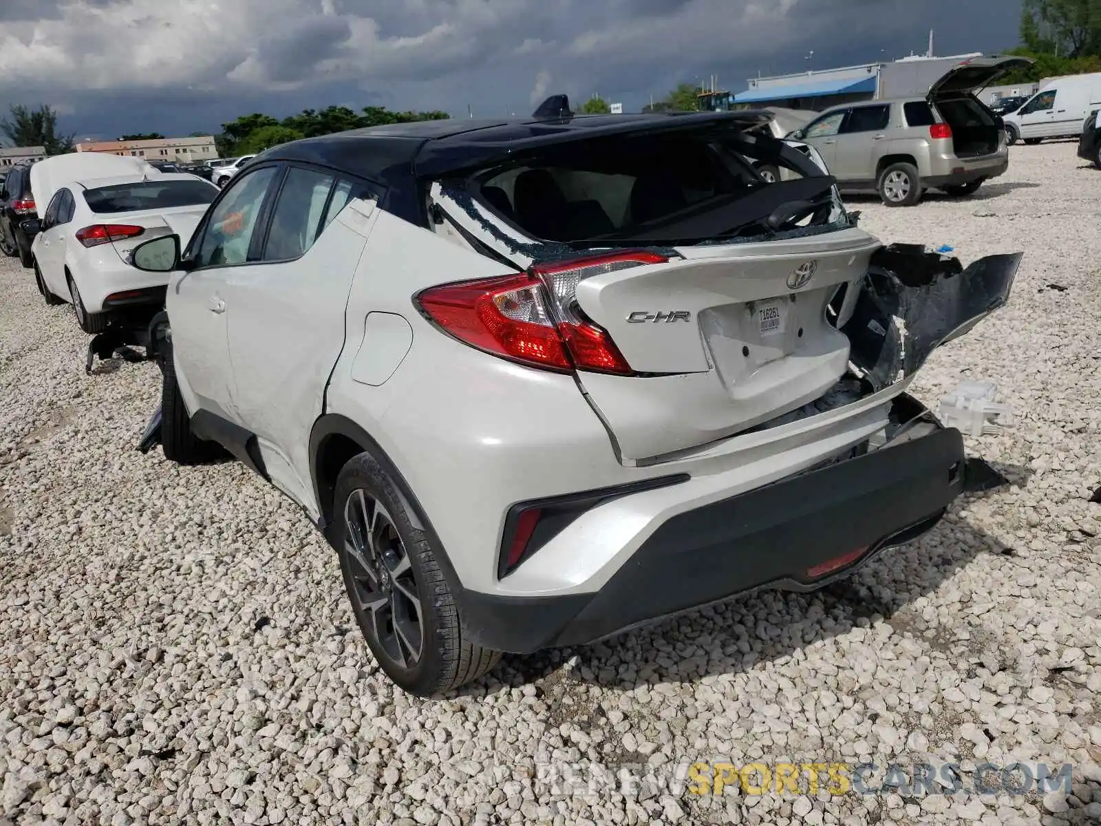 3 Фотография поврежденного автомобиля NMTKHMBX2KR091693 TOYOTA C-HR 2019