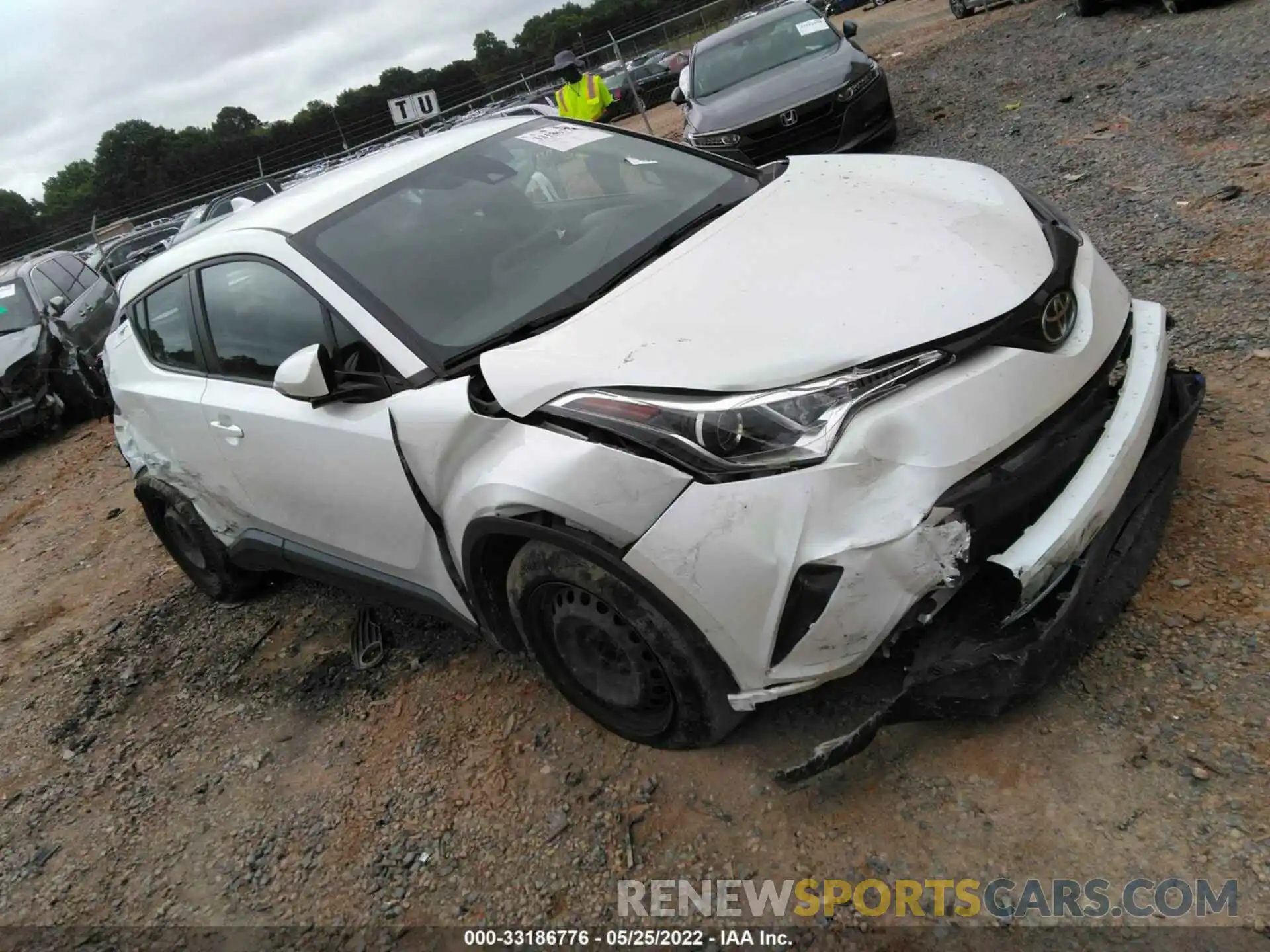 1 Photograph of a damaged car NMTKHMBX2KR094822 TOYOTA C-HR 2019