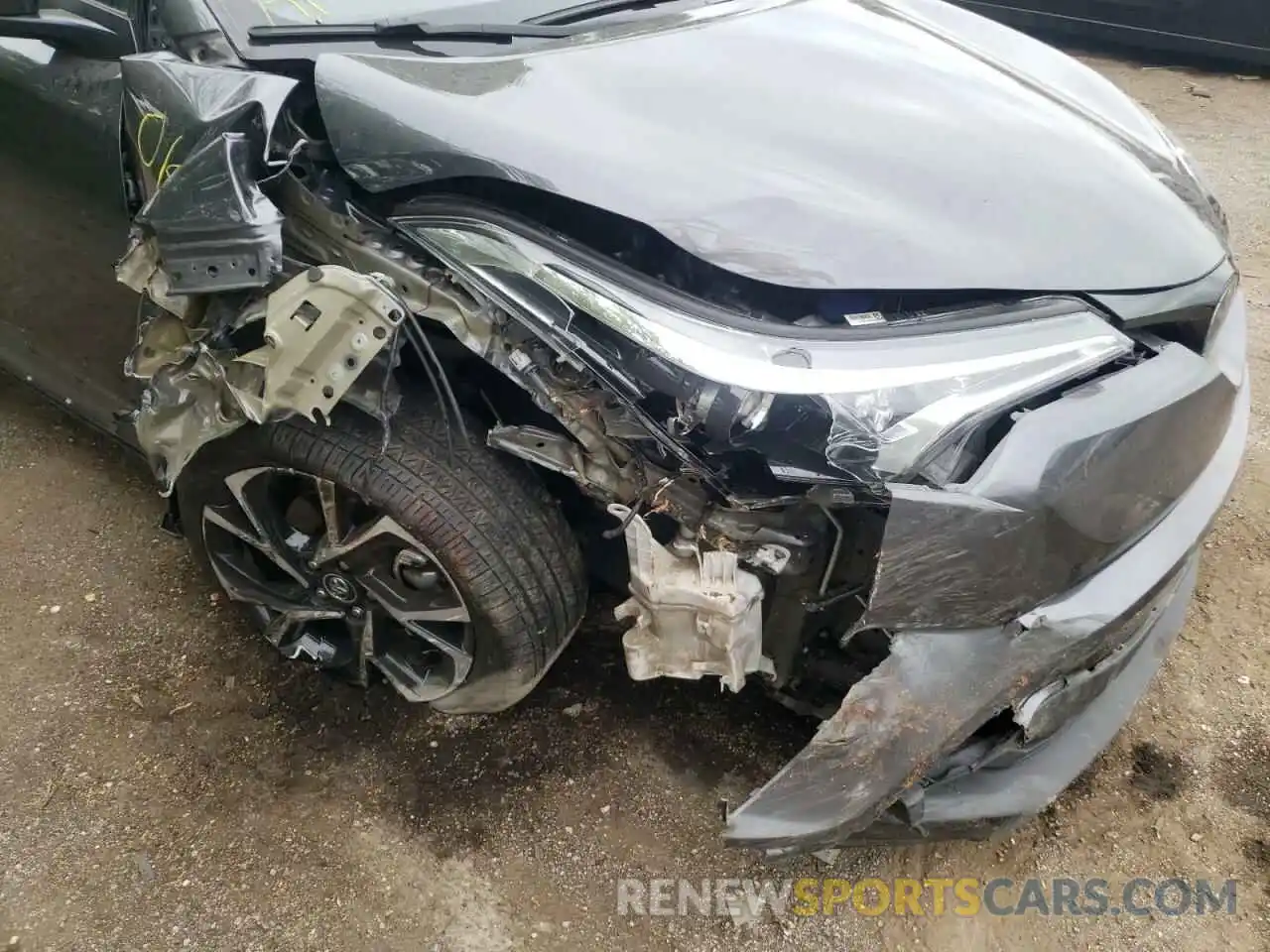 9 Photograph of a damaged car NMTKHMBX2KR099258 TOYOTA C-HR 2019