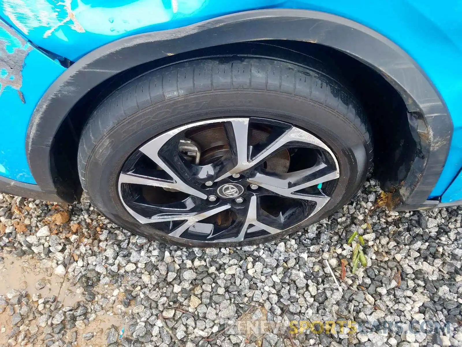 9 Photograph of a damaged car NMTKHMBX3KR074482 TOYOTA C-HR 2019