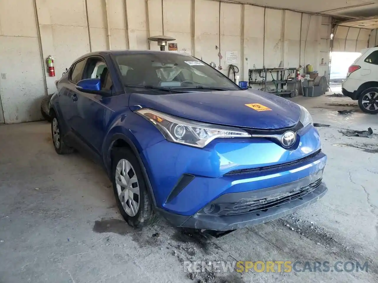 1 Фотография поврежденного автомобиля NMTKHMBX3KR075230 TOYOTA C-HR 2019