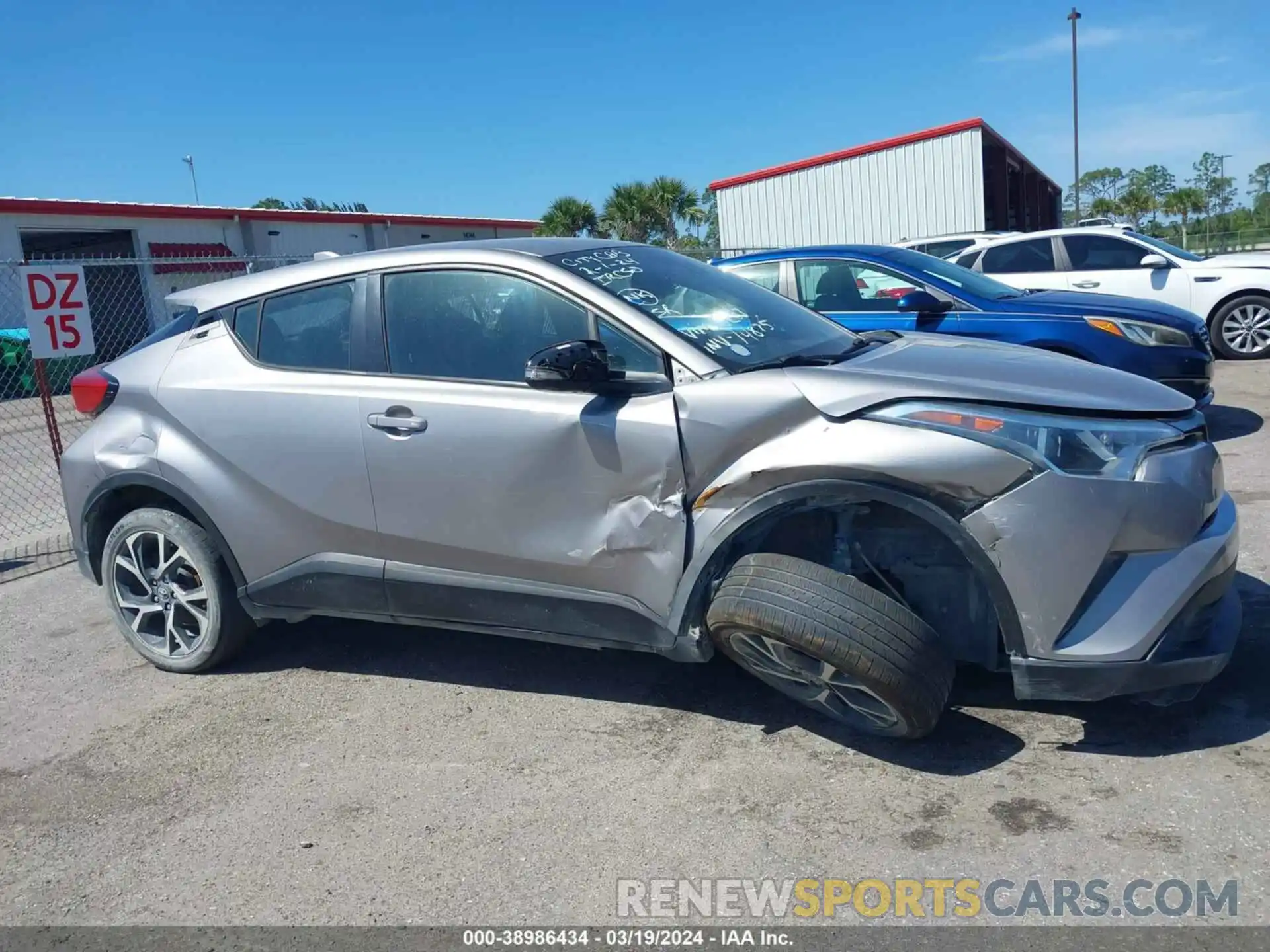 12 Фотография поврежденного автомобиля NMTKHMBX3KR078287 TOYOTA C-HR 2019