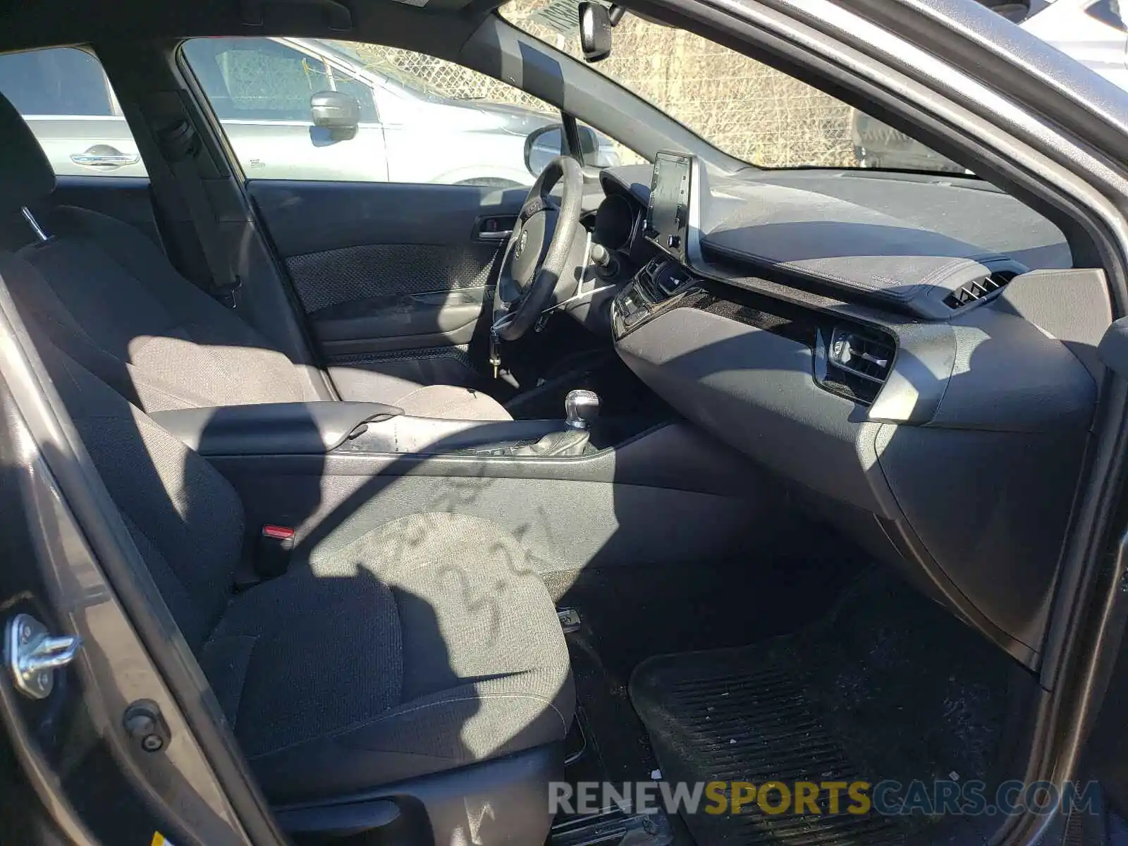 5 Photograph of a damaged car NMTKHMBX3KR078631 TOYOTA C-HR 2019