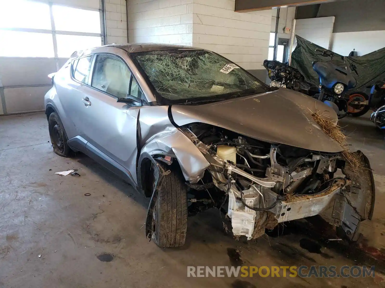 1 Photograph of a damaged car NMTKHMBX3KR082856 TOYOTA C-HR 2019