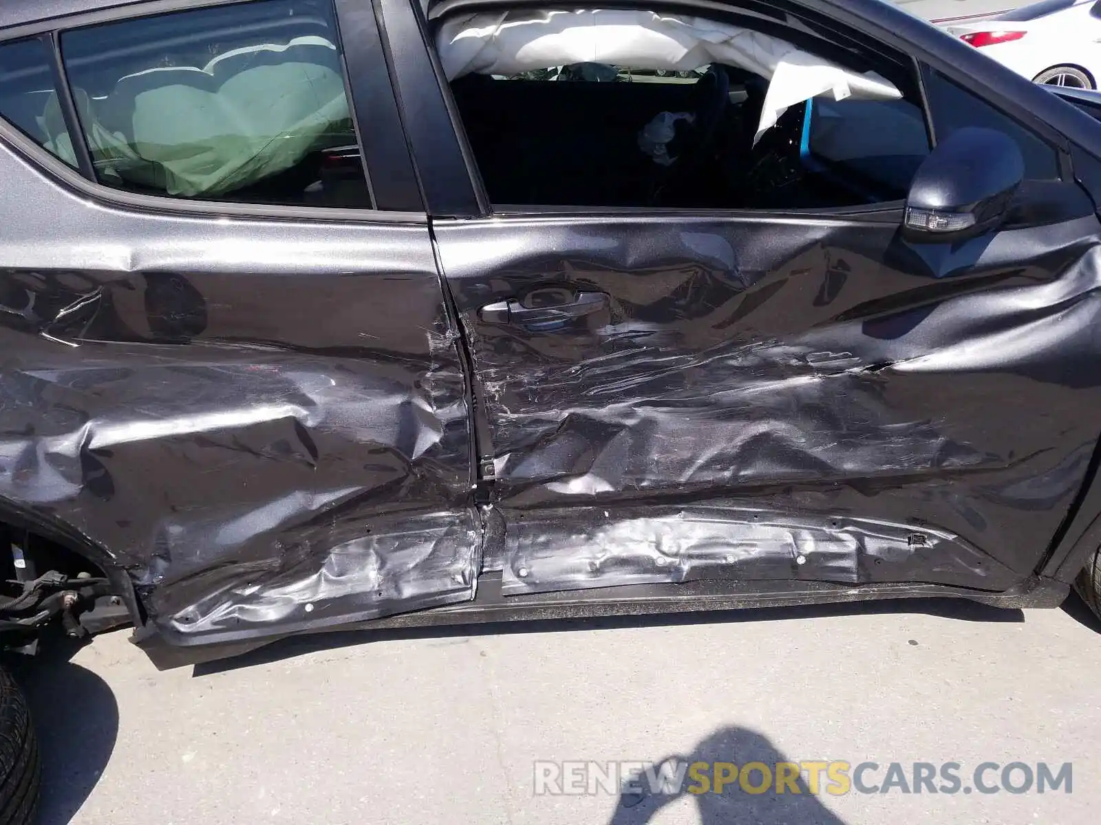 9 Photograph of a damaged car NMTKHMBX3KR100773 TOYOTA C-HR 2019