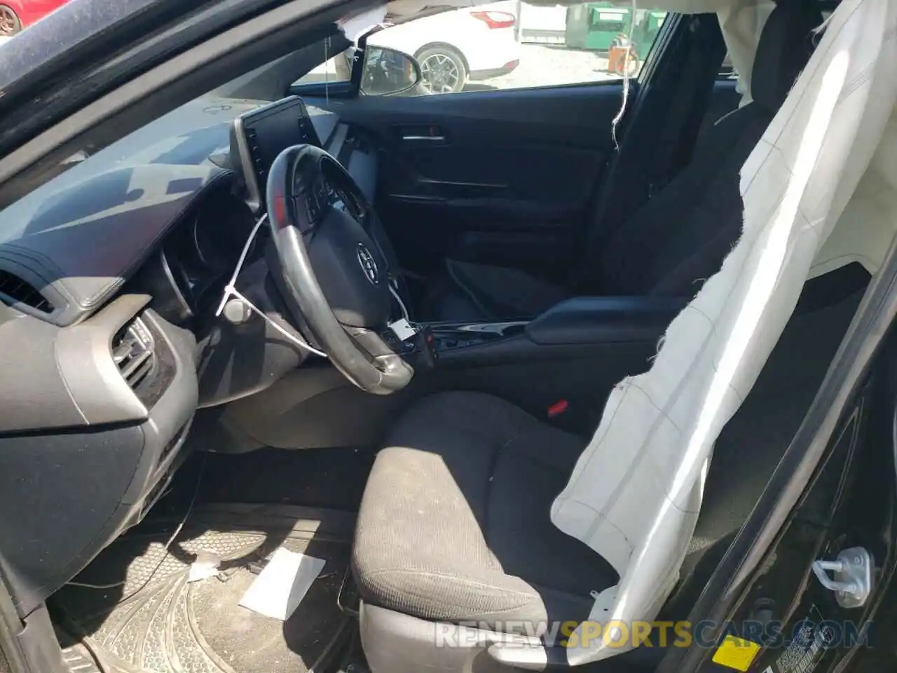 5 Photograph of a damaged car NMTKHMBX4KR067685 TOYOTA C-HR 2019