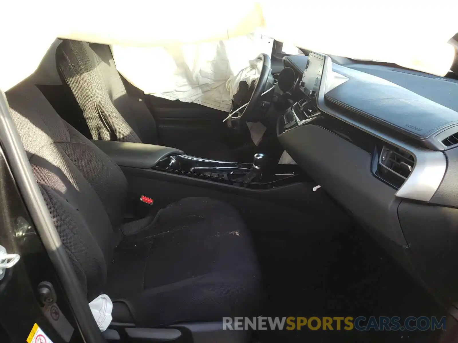 5 Photograph of a damaged car NMTKHMBX4KR068156 TOYOTA C-HR 2019