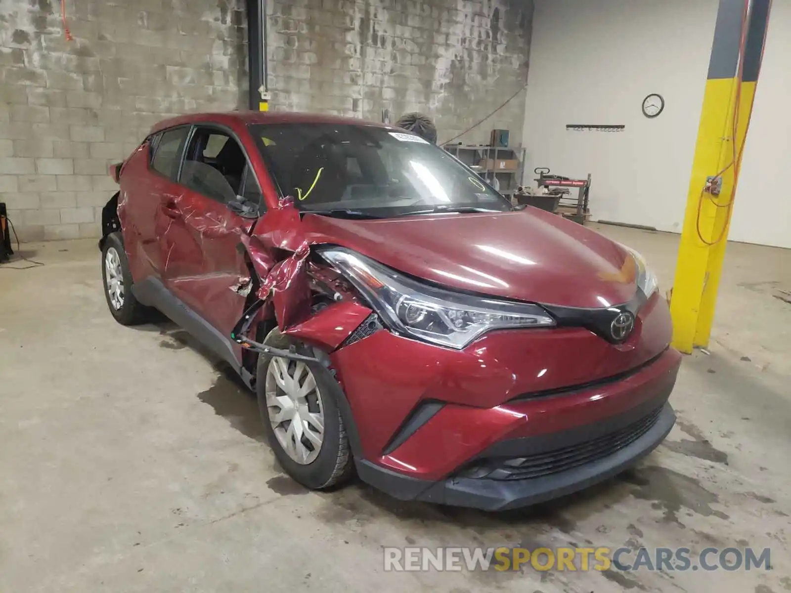 1 Photograph of a damaged car NMTKHMBX4KR070280 TOYOTA C-HR 2019