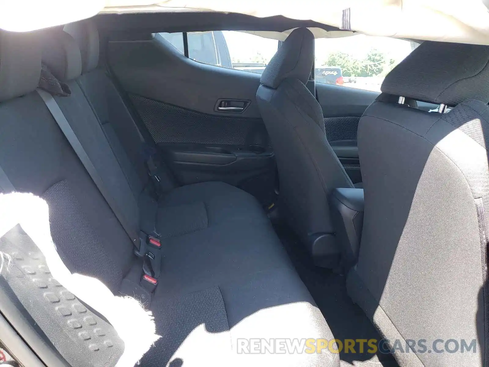 6 Photograph of a damaged car NMTKHMBX4KR076533 TOYOTA C-HR 2019