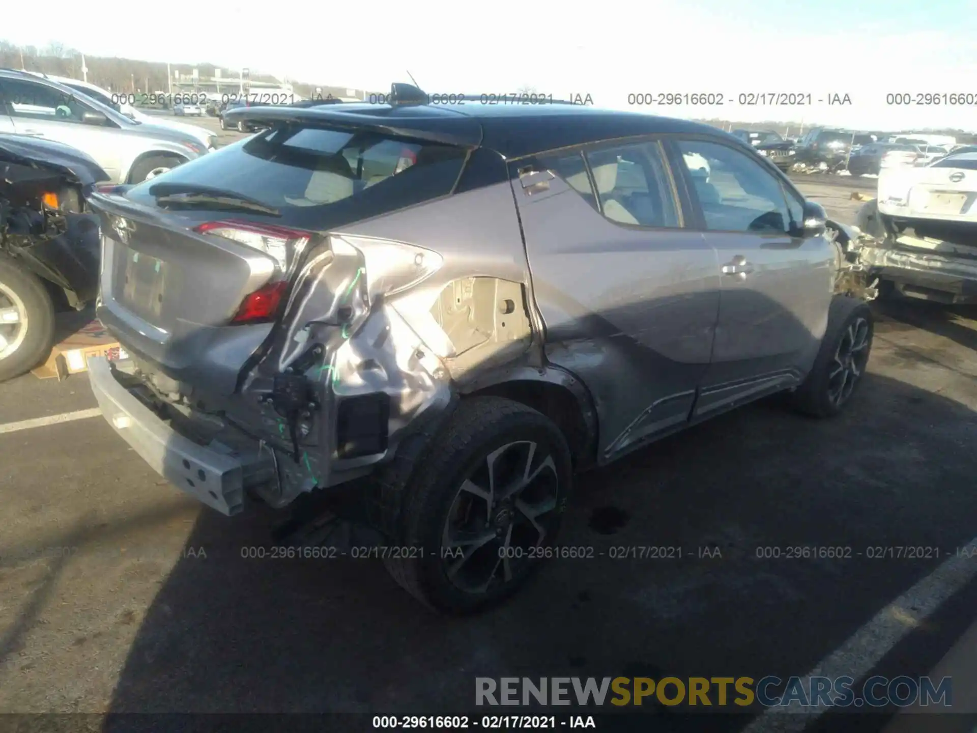 4 Фотография поврежденного автомобиля NMTKHMBX4KR082588 TOYOTA C-HR 2019