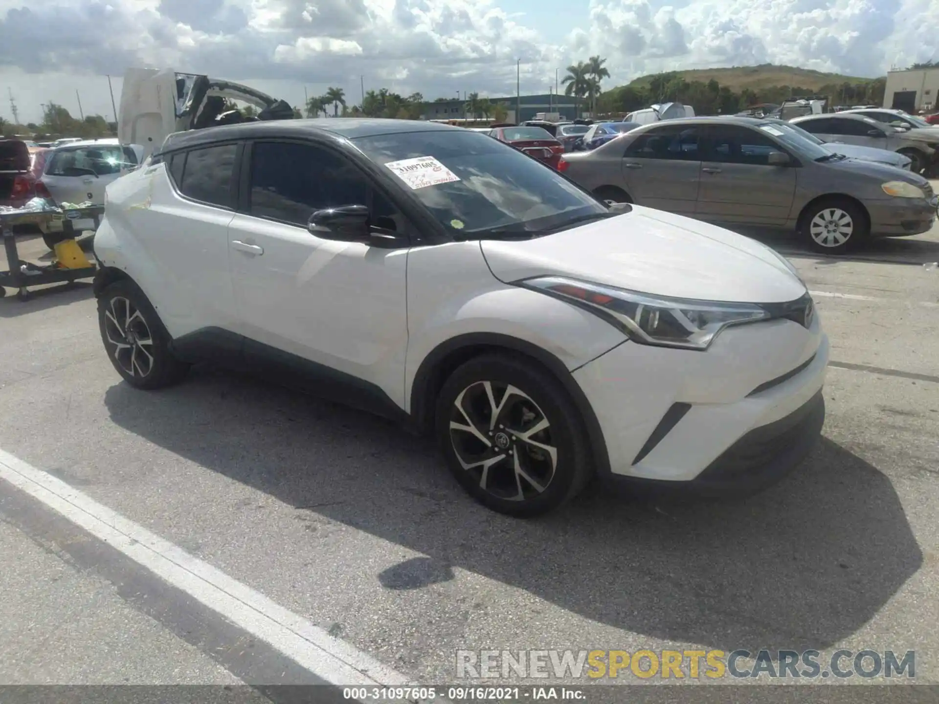 1 Фотография поврежденного автомобиля NMTKHMBX4KR083336 TOYOTA C-HR 2019