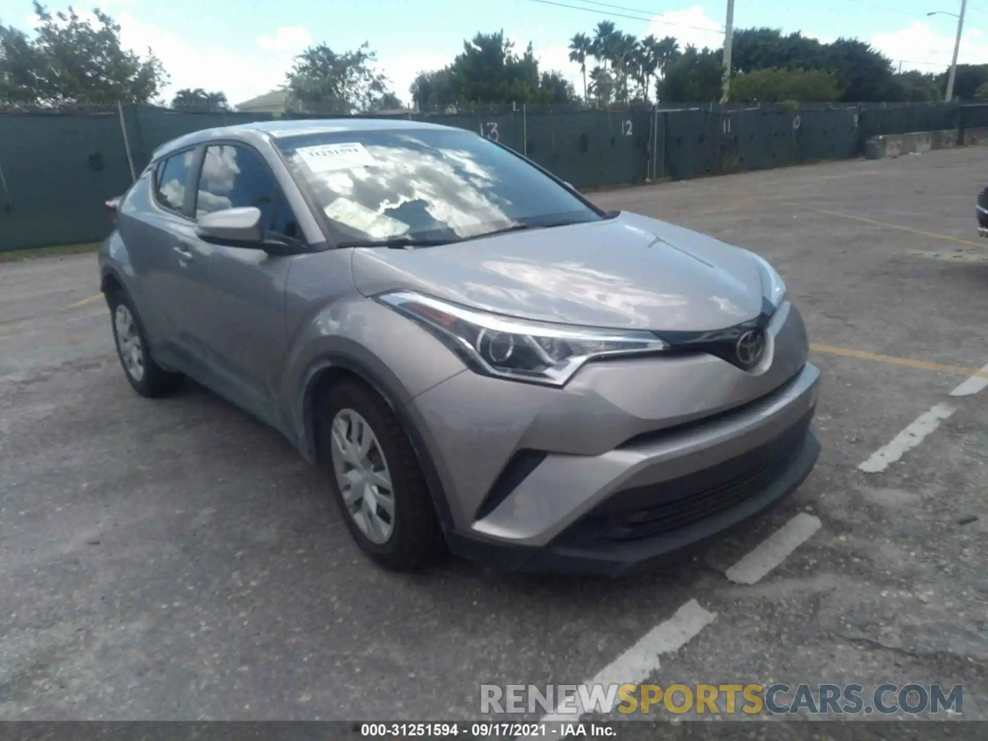 1 Фотография поврежденного автомобиля NMTKHMBX4KR083594 TOYOTA C-HR 2019