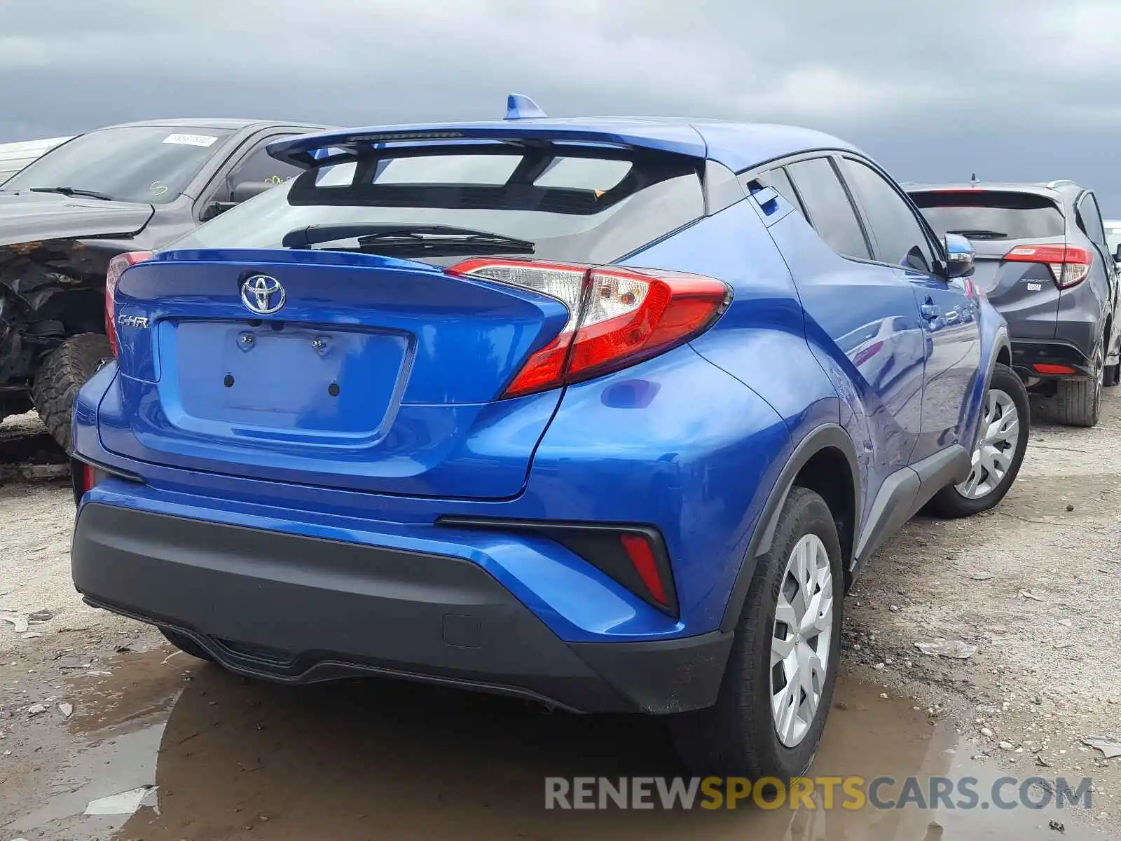 4 Photograph of a damaged car NMTKHMBX4KR084714 TOYOTA C-HR 2019