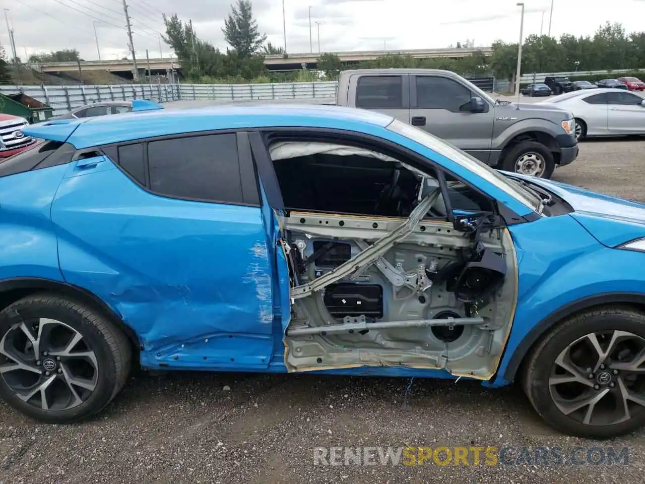 9 Фотография поврежденного автомобиля NMTKHMBX4KR086463 TOYOTA C-HR 2019