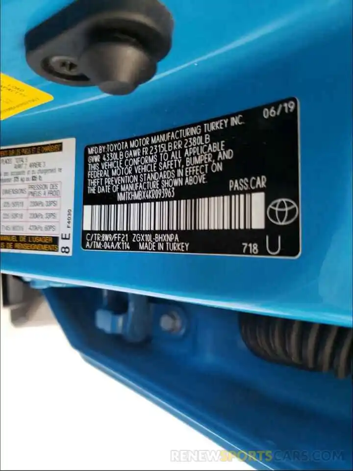 10 Photograph of a damaged car NMTKHMBX4KR093963 TOYOTA C-HR 2019