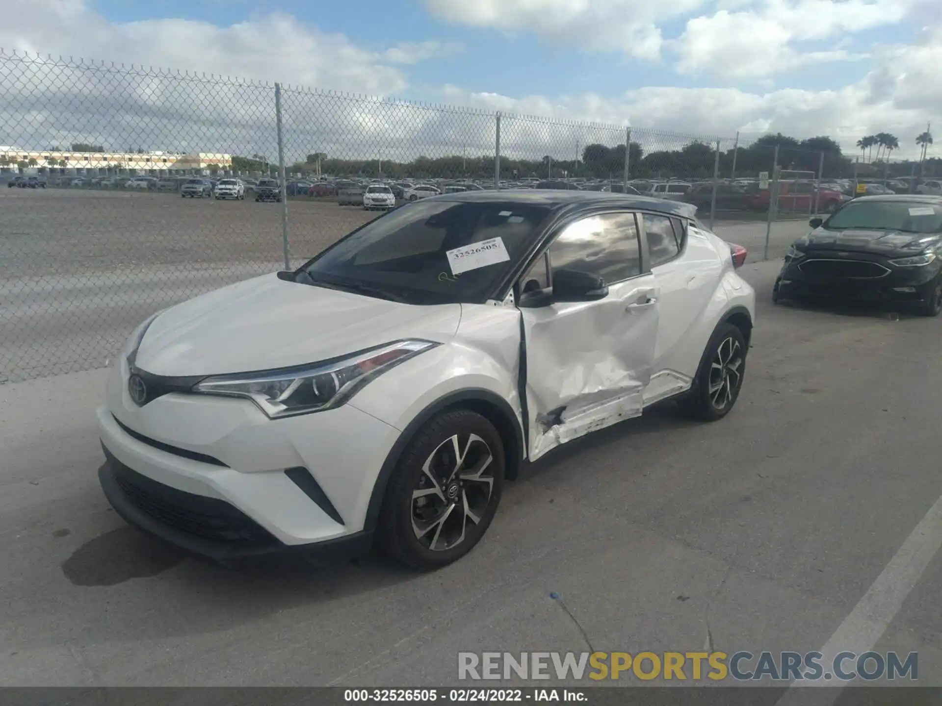 2 Фотография поврежденного автомобиля NMTKHMBX4KR099763 TOYOTA C-HR 2019