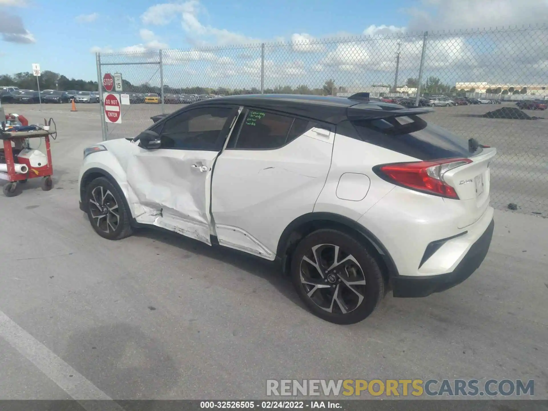 3 Photograph of a damaged car NMTKHMBX4KR099763 TOYOTA C-HR 2019