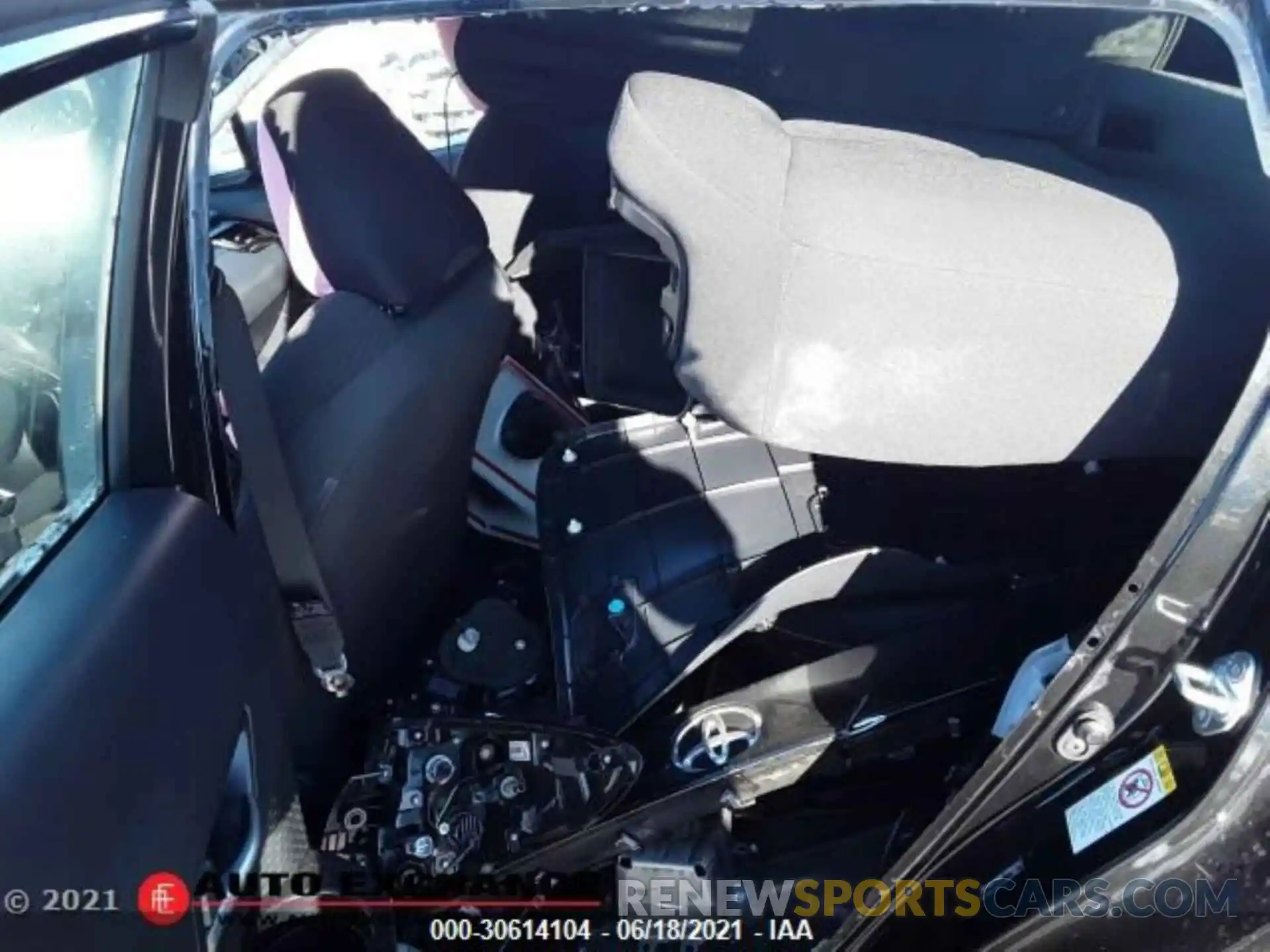 12 Photograph of a damaged car NMTKHMBX5KR068926 TOYOTA C-HR 2019