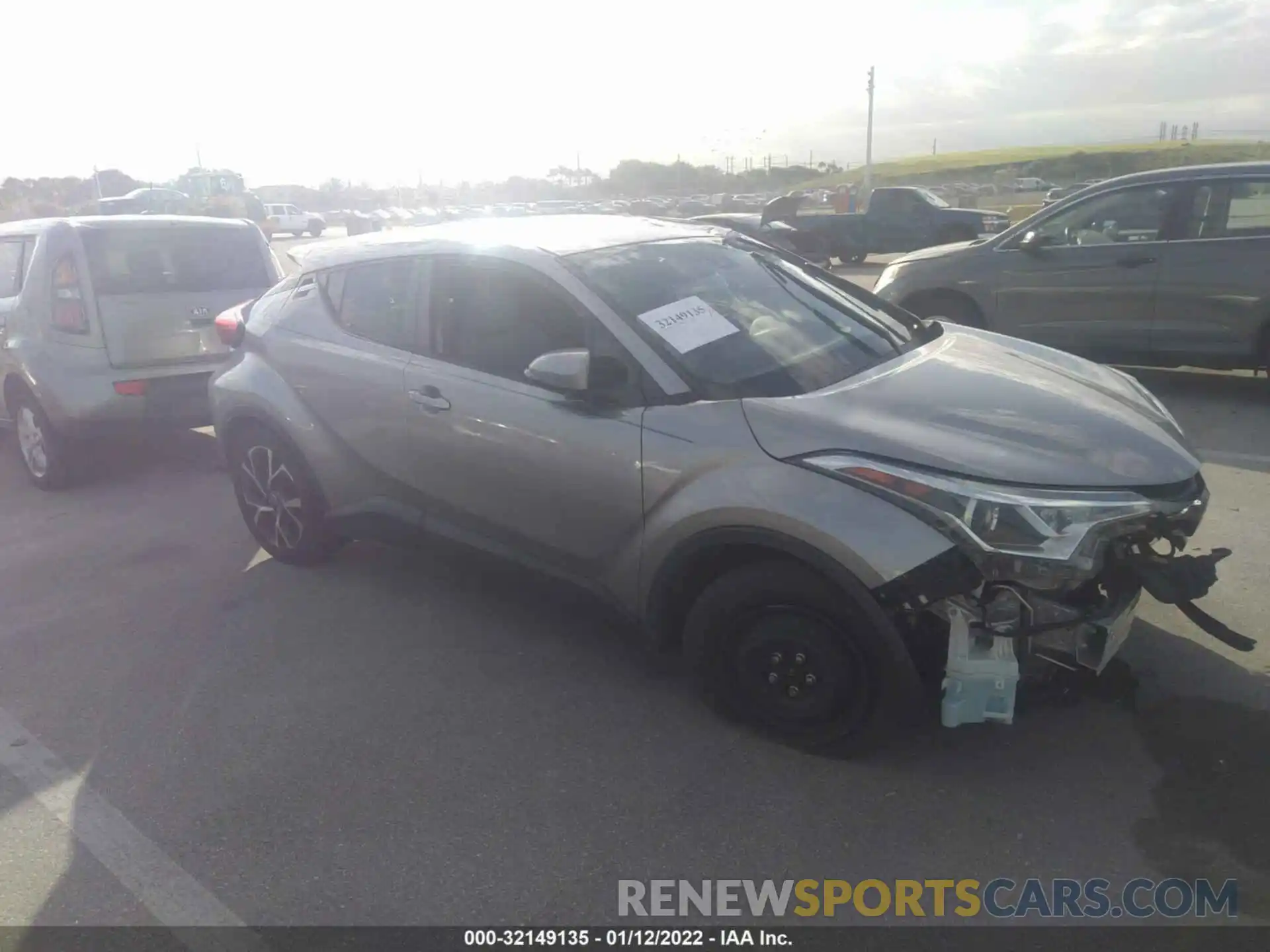 1 Фотография поврежденного автомобиля NMTKHMBX5KR077383 TOYOTA C-HR 2019