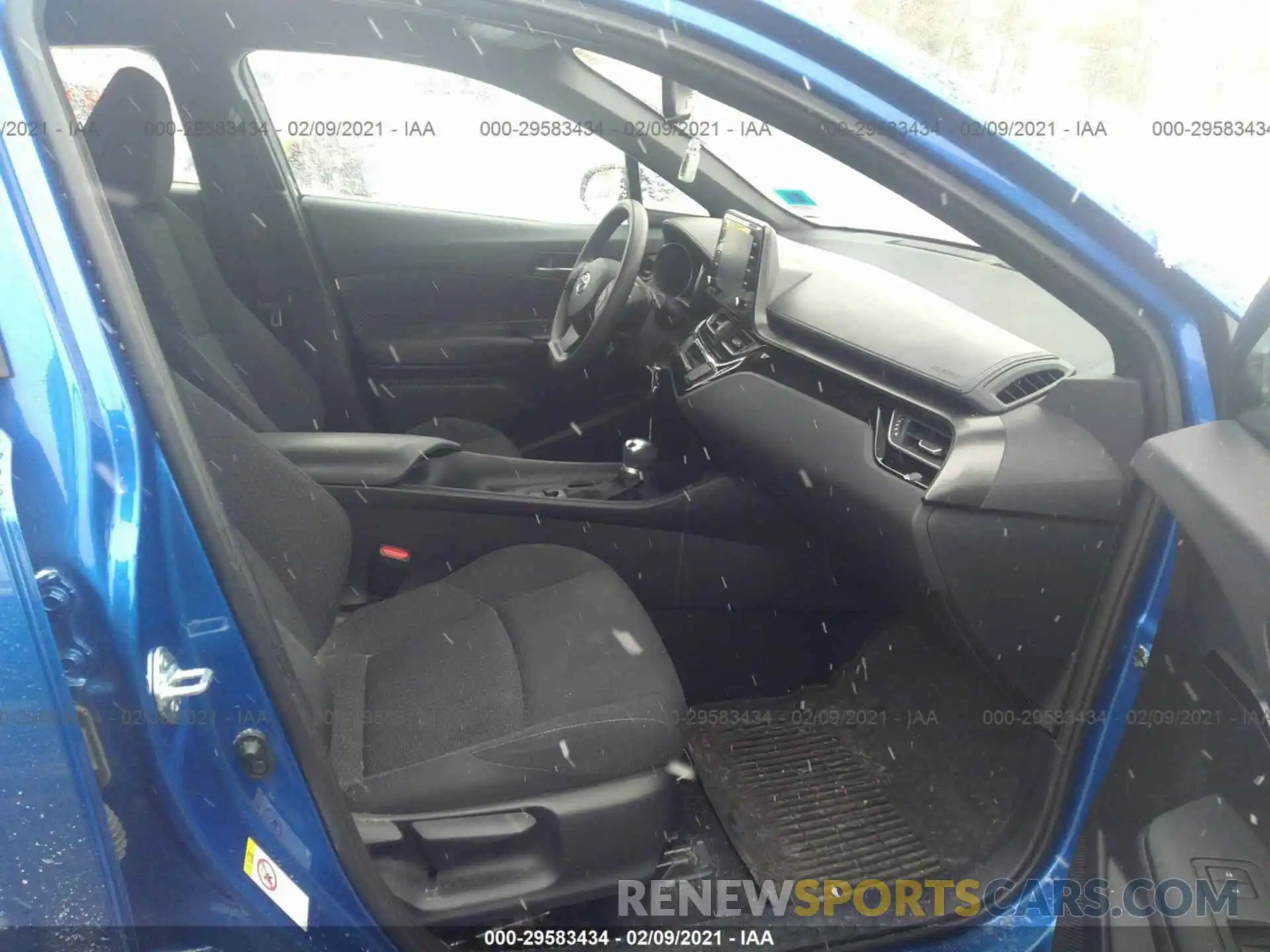 5 Photograph of a damaged car NMTKHMBX5KR082695 TOYOTA C-HR 2019