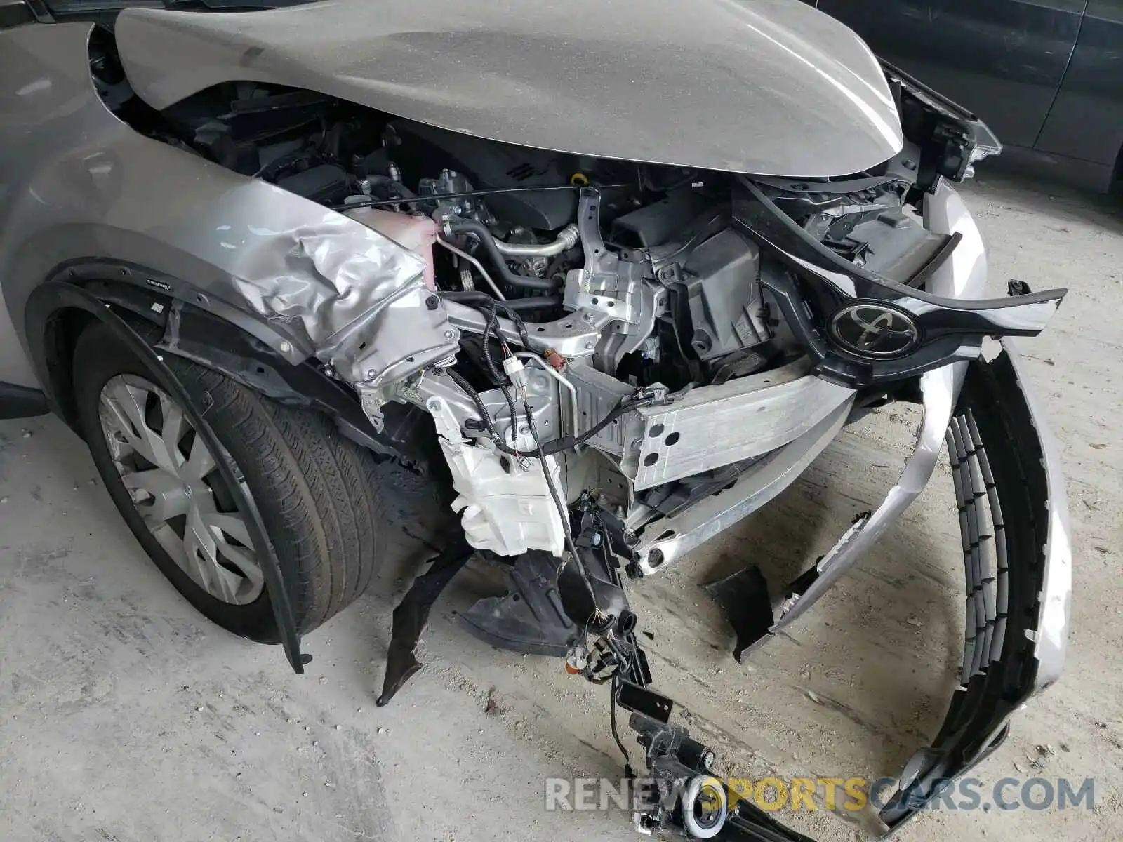 9 Фотография поврежденного автомобиля NMTKHMBX5KR089310 TOYOTA C-HR 2019