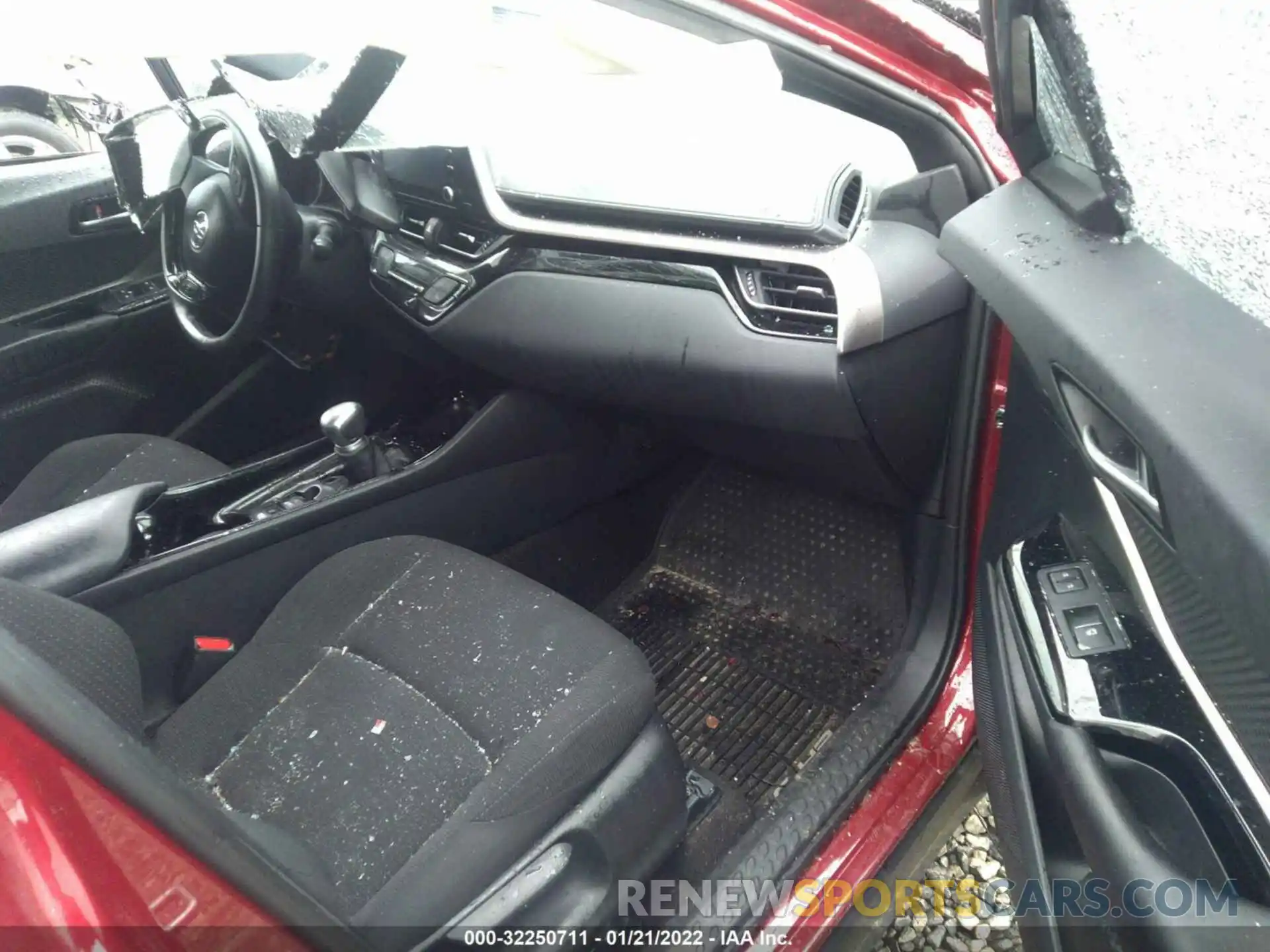 5 Photograph of a damaged car NMTKHMBX5KR092420 TOYOTA C-HR 2019