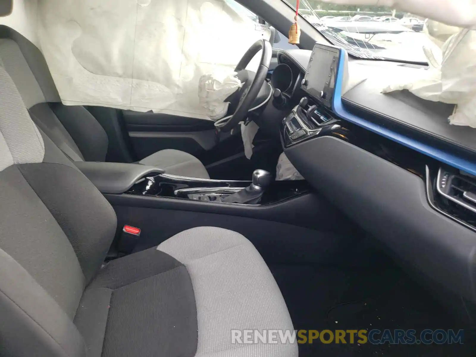 5 Photograph of a damaged car NMTKHMBX5KR093499 TOYOTA C-HR 2019