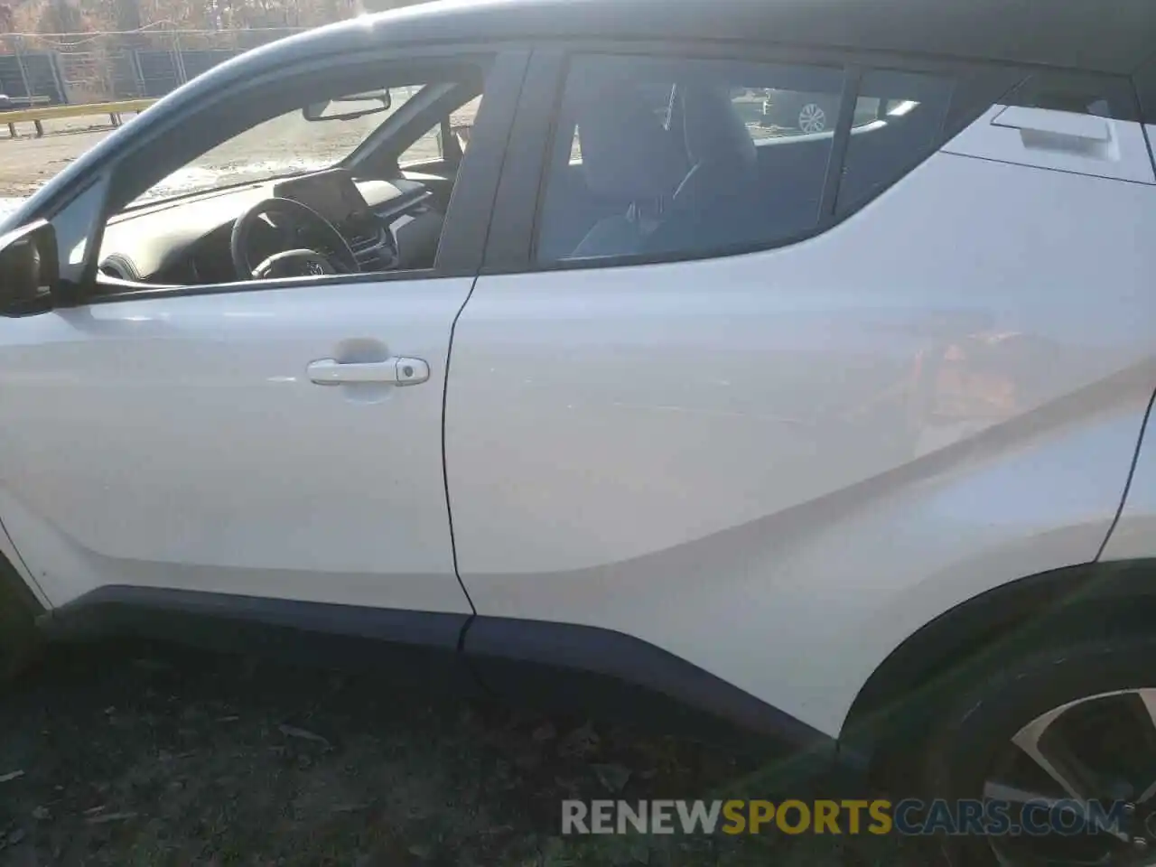 9 Photograph of a damaged car NMTKHMBX5KR095642 TOYOTA C-HR 2019