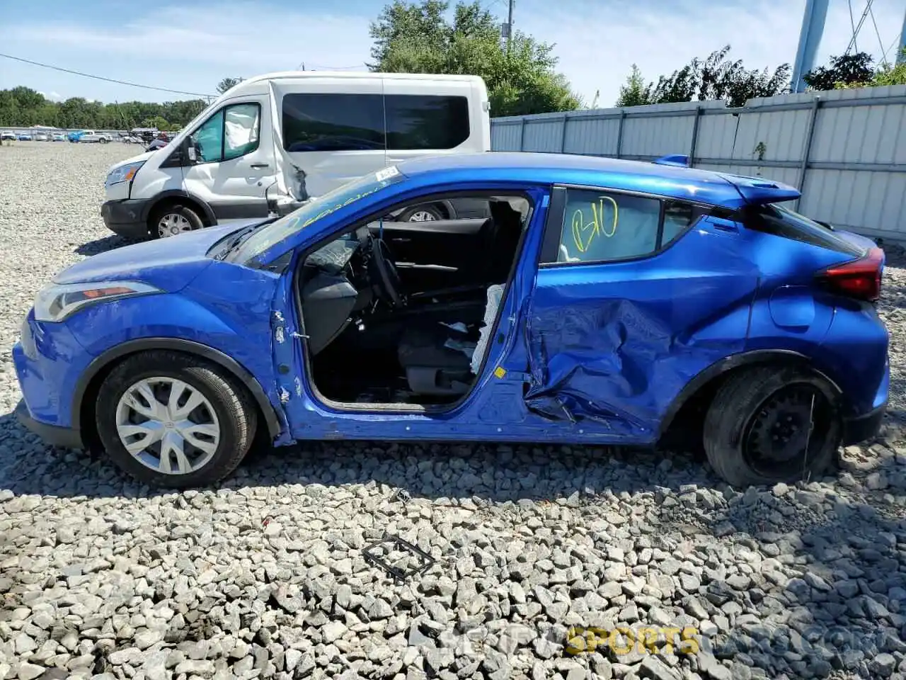 9 Photograph of a damaged car NMTKHMBX5KR099951 TOYOTA C-HR 2019