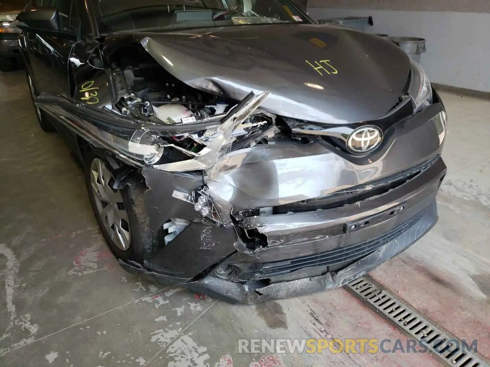 9 Photograph of a damaged car NMTKHMBX6KR071916 TOYOTA C-HR 2019