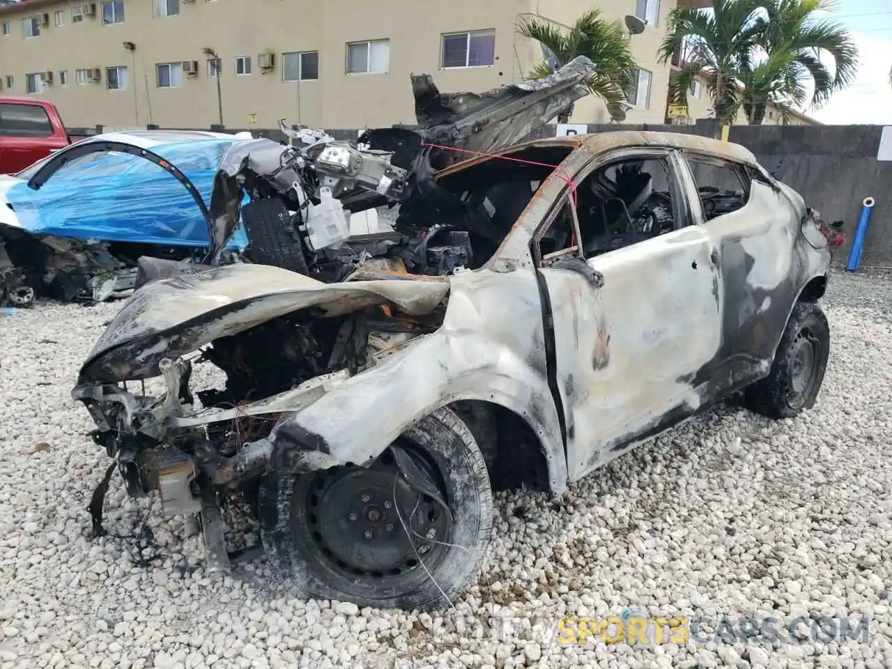 2 Фотография поврежденного автомобиля NMTKHMBX6KR077859 TOYOTA C-HR 2019